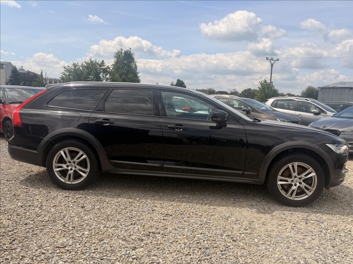 Volvo V90, 2,0 CROSS COUNTRY DPH NOVÉ ČR - fotka 4