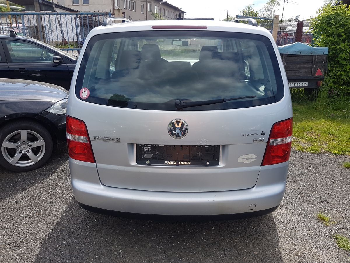 Volkswagen Touran, 1.6FSi 85KW NAVI NOVÁ STK - fotka 5