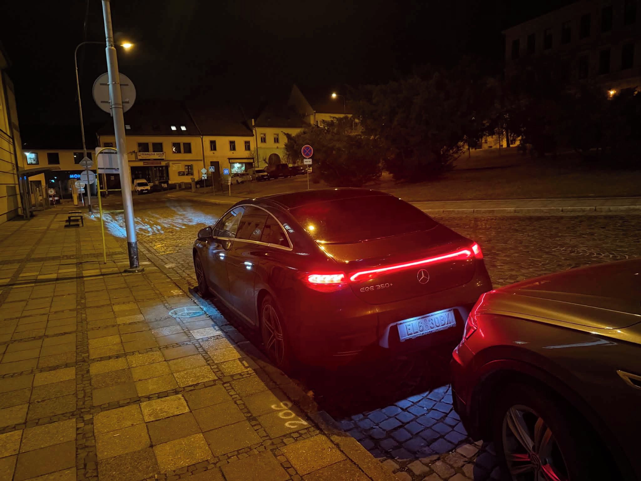 Mercedes-Benz EQE, 350+ AMG Premium+, Burm., Pano - fotka 4