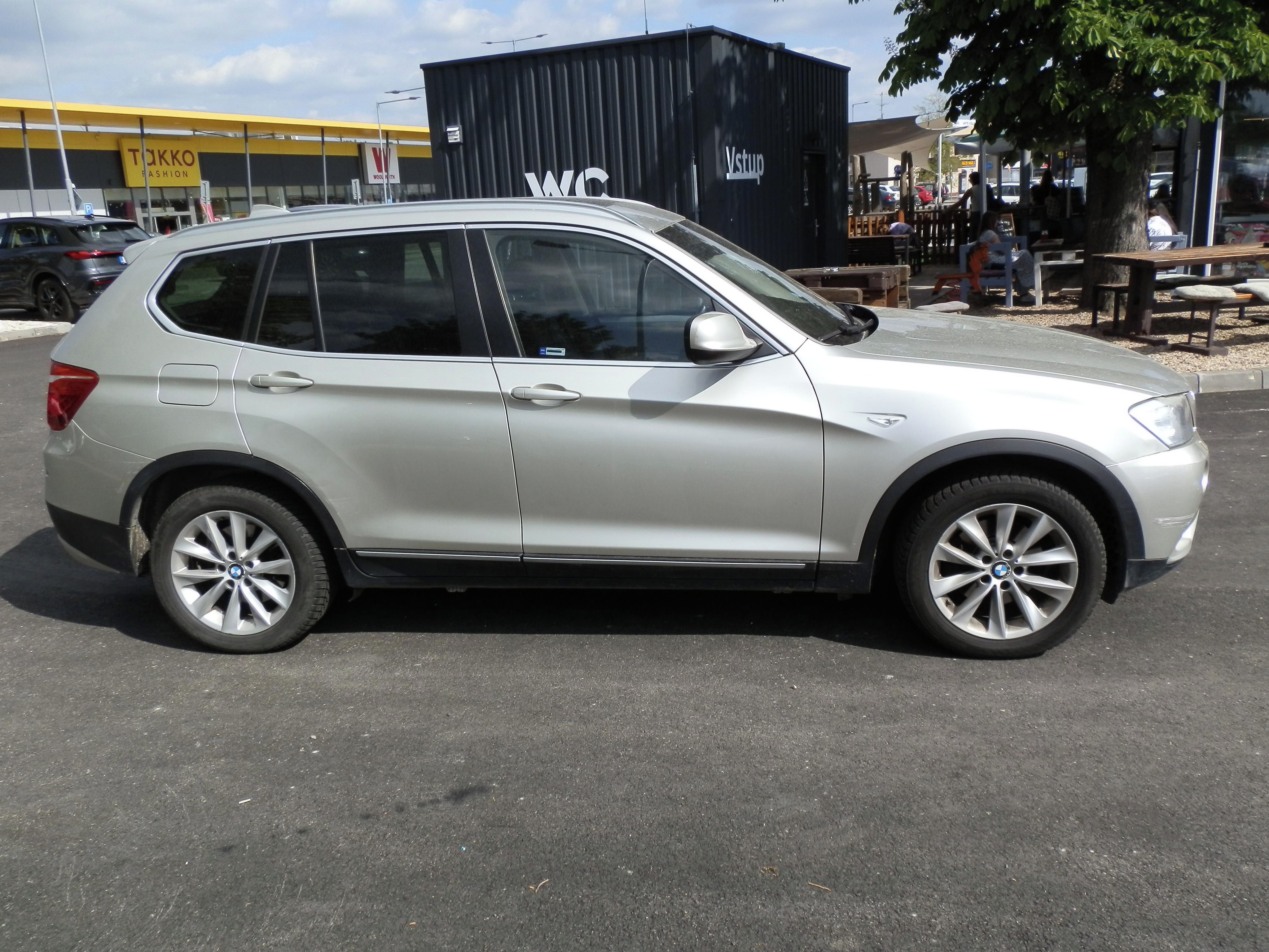 BMW X3, XDRIVE 20D - fotka 4