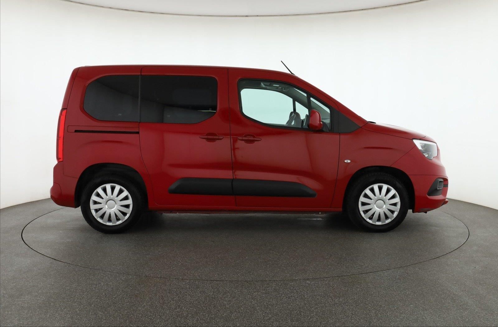 Opel Combo, 1.2 Turbo, 5Míst, Klima, ČR - fotka 6