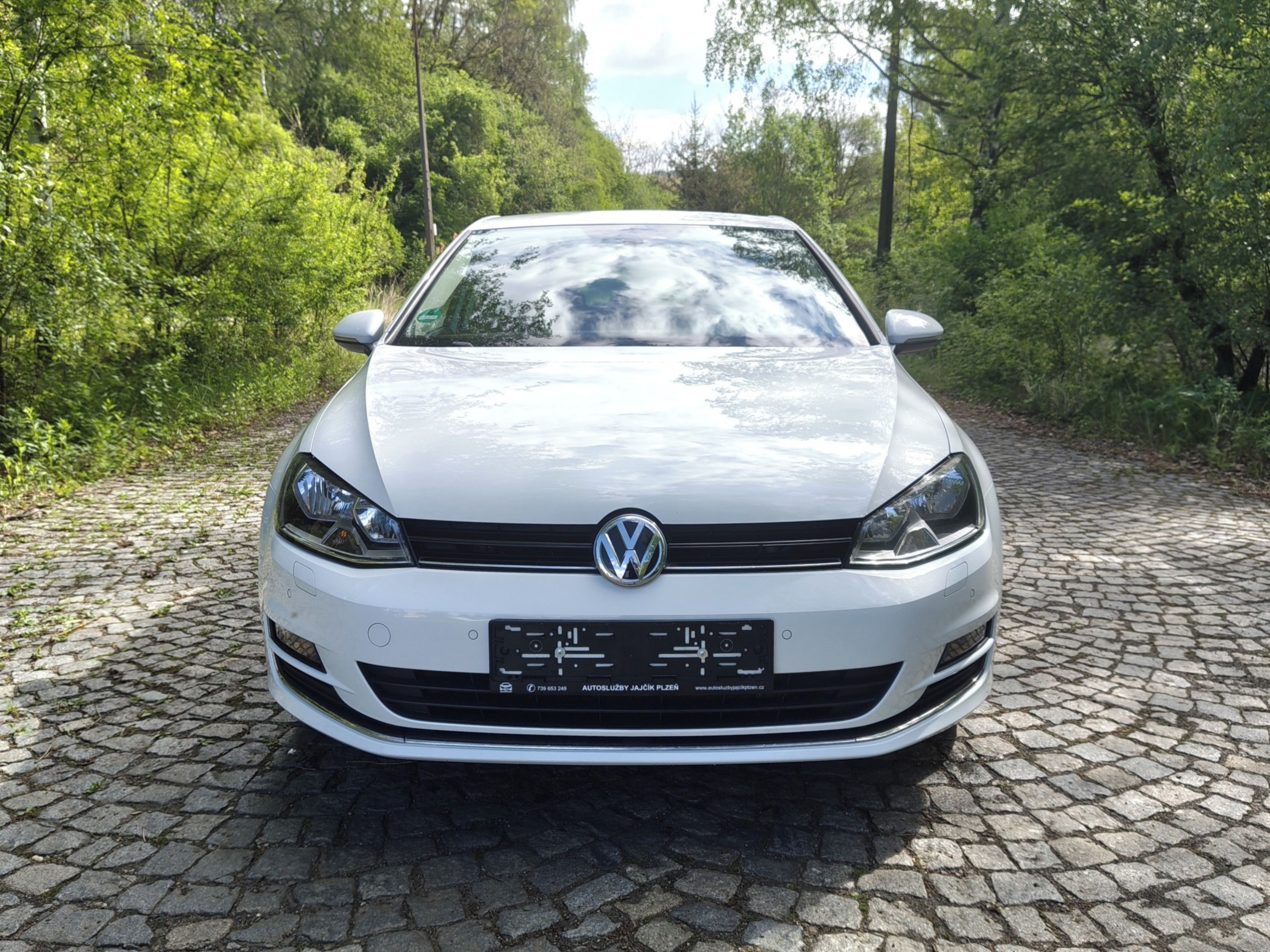 Volkswagen Golf, 1,2TSi hezký stav,pěkná výbava - fotka 2