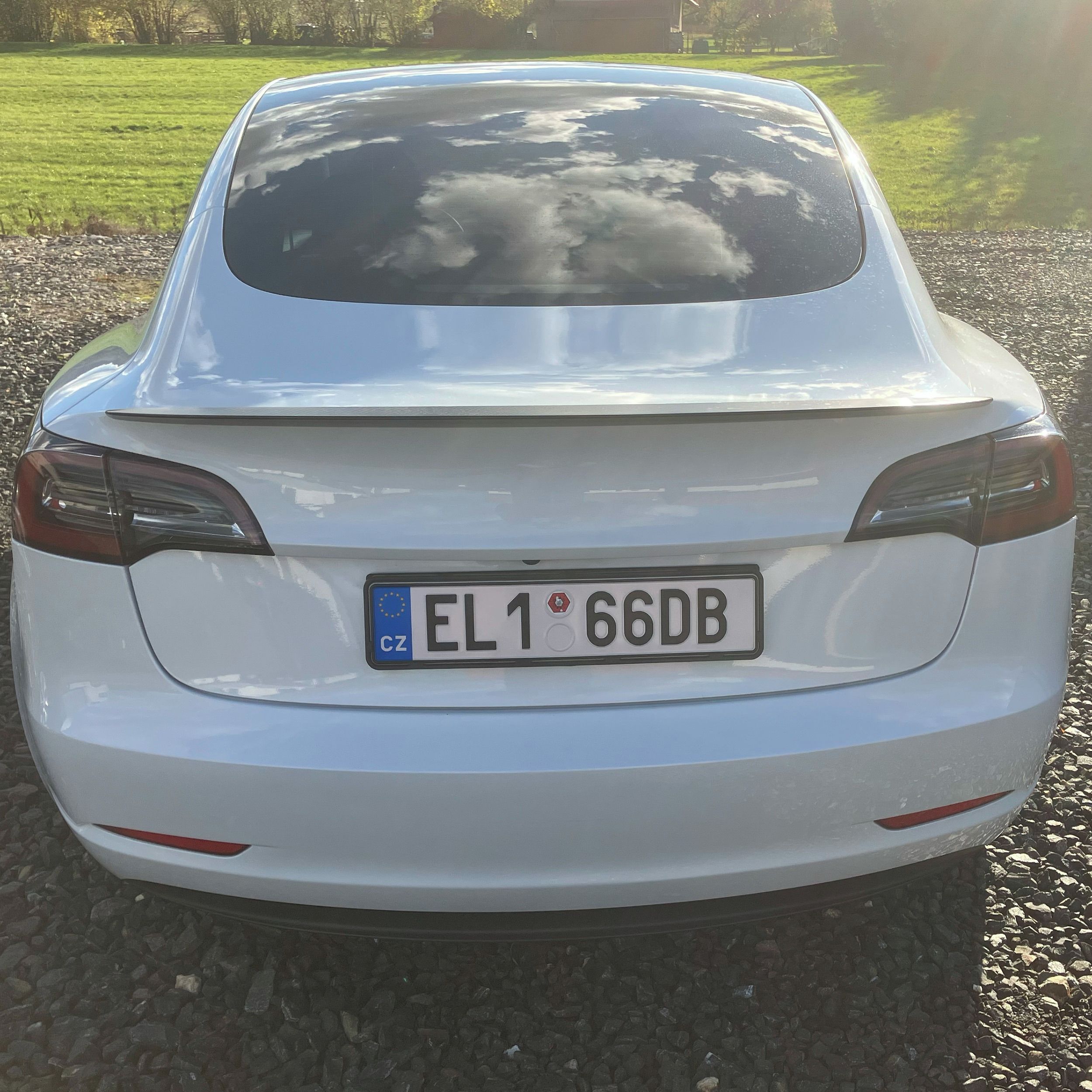 Tesla Model 3, Long range 4x4 - fotka 4