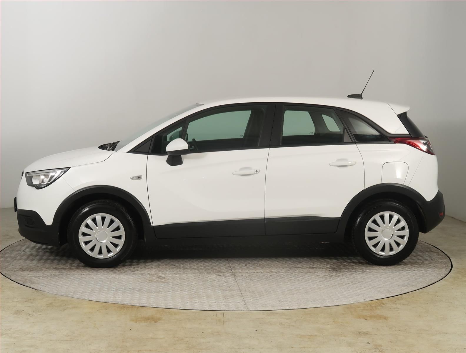 Opel Crossland, 1.2, Enjoy, ČR,1.maj - fotka 3