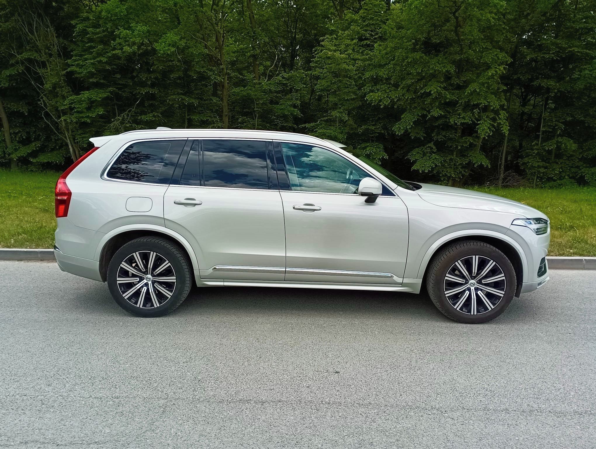Volvo XC90, B5 INSCR 1.ČR panor+mild hybr - fotka 5