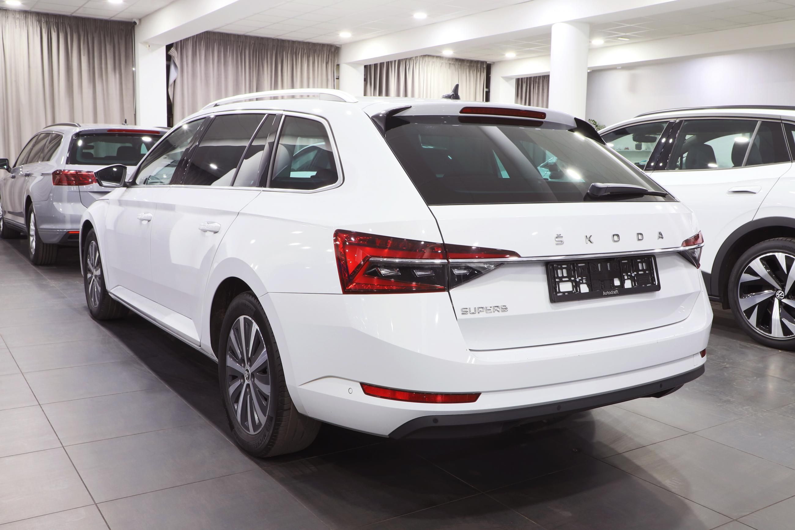 Škoda Superb, Style 2.0 TDI 110kW DSG - fotka 4