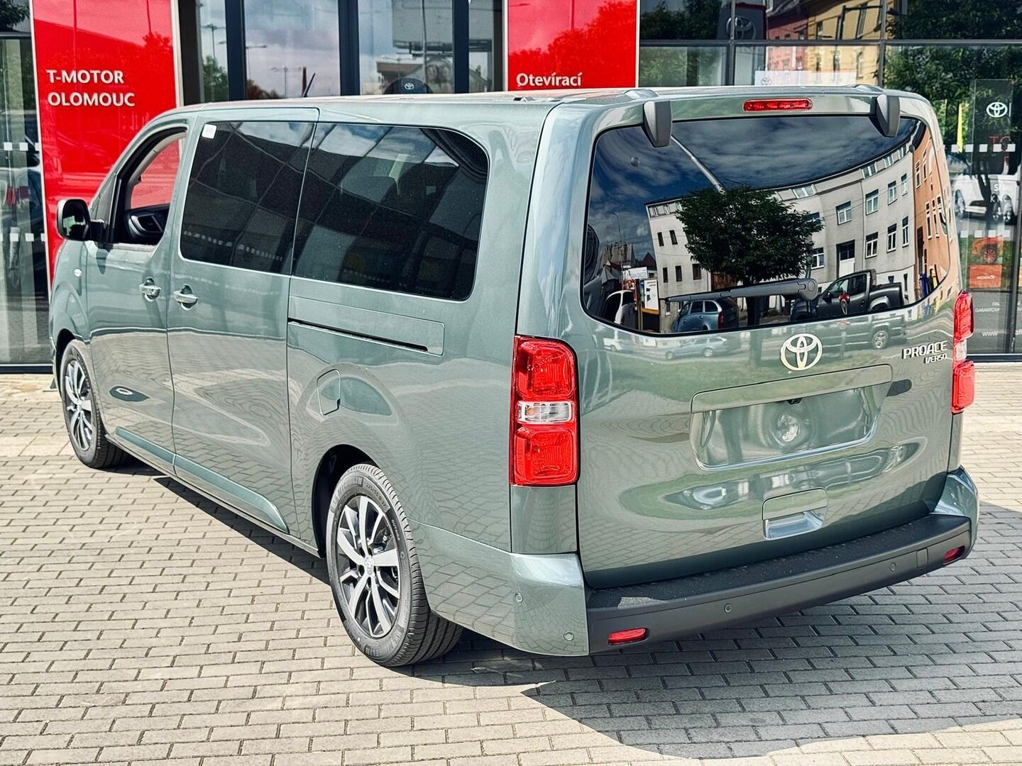 Toyota Proace Verso, L2 2.2L VIP - fotka 3