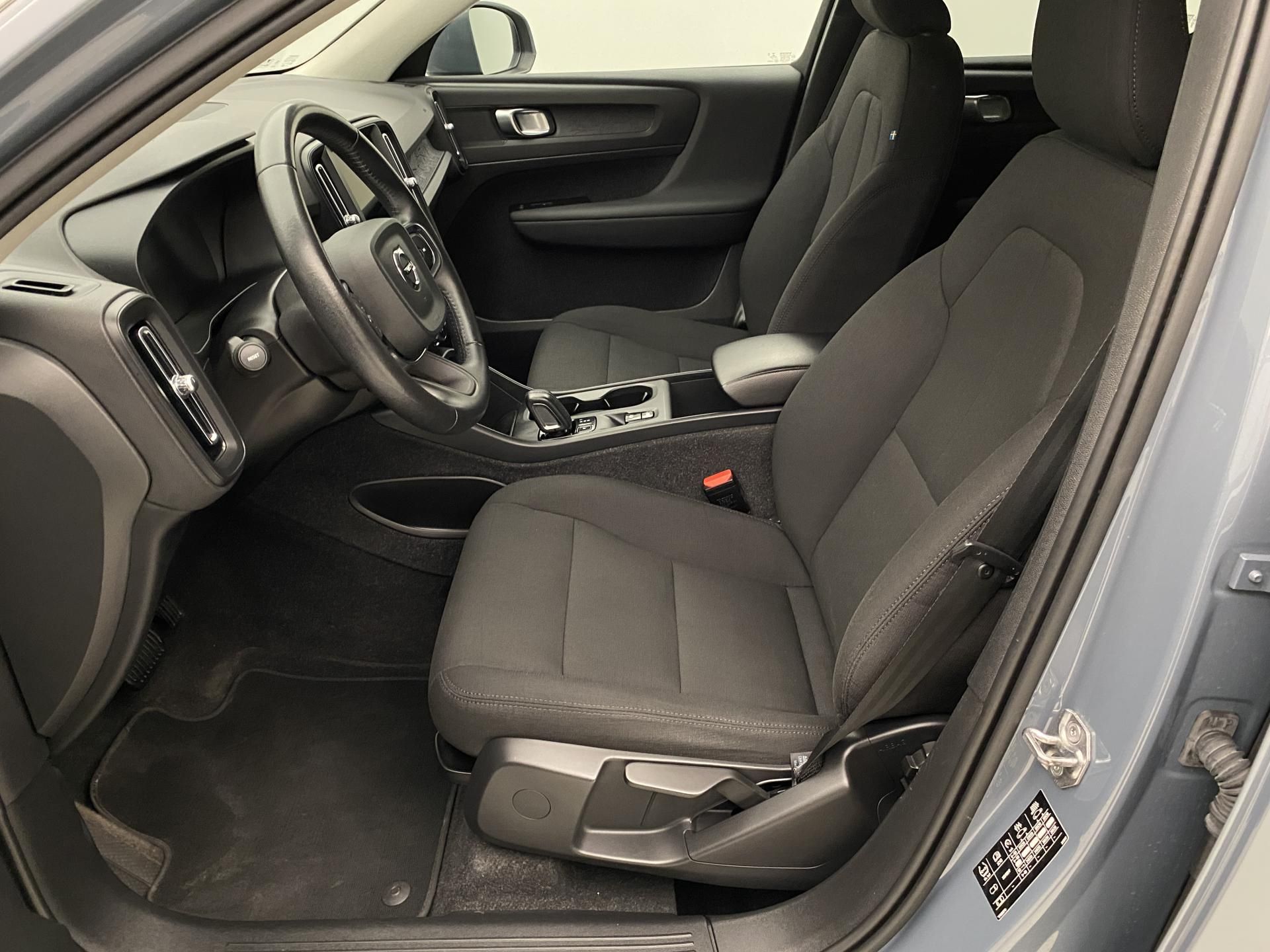 Volvo XC40, T2 KINETIC AUT - fotka 3