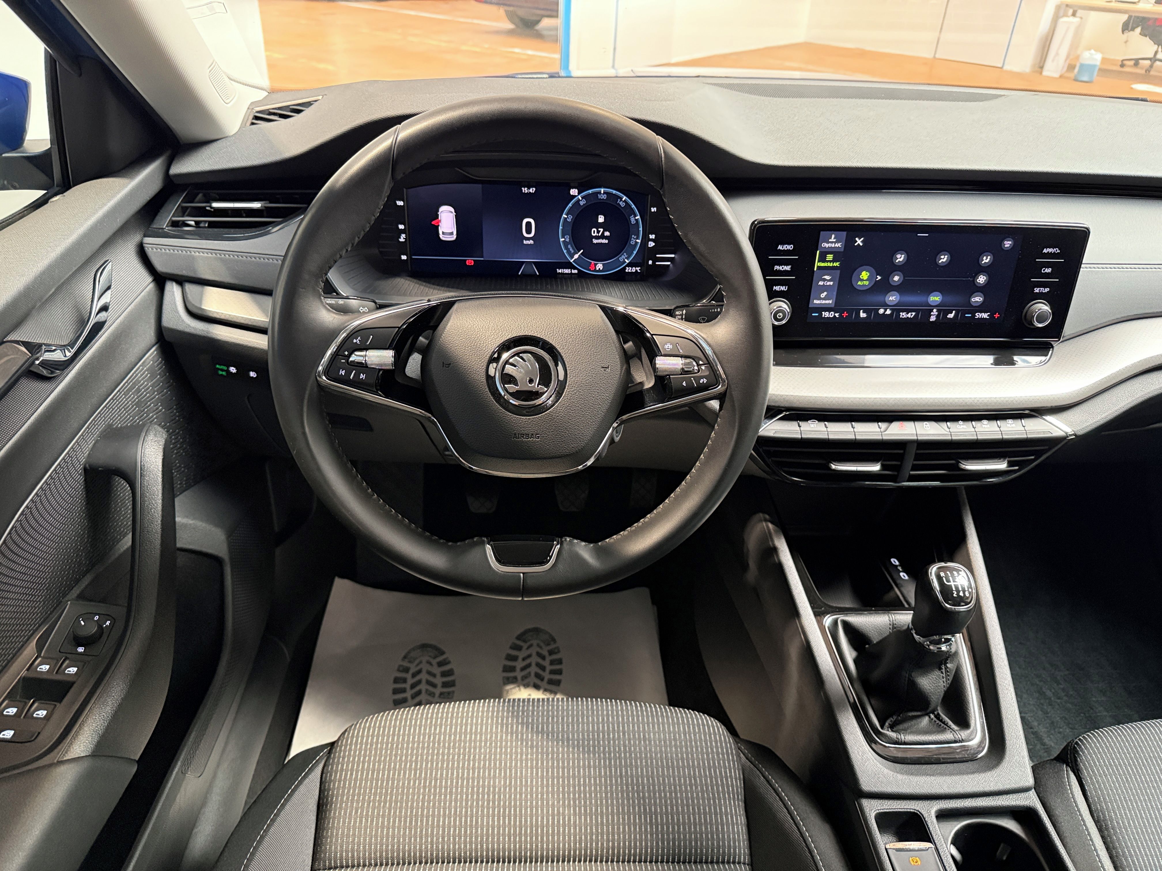 Škoda Octavia, 2.0 TDI 85kW Ambition Combi - fotka 6