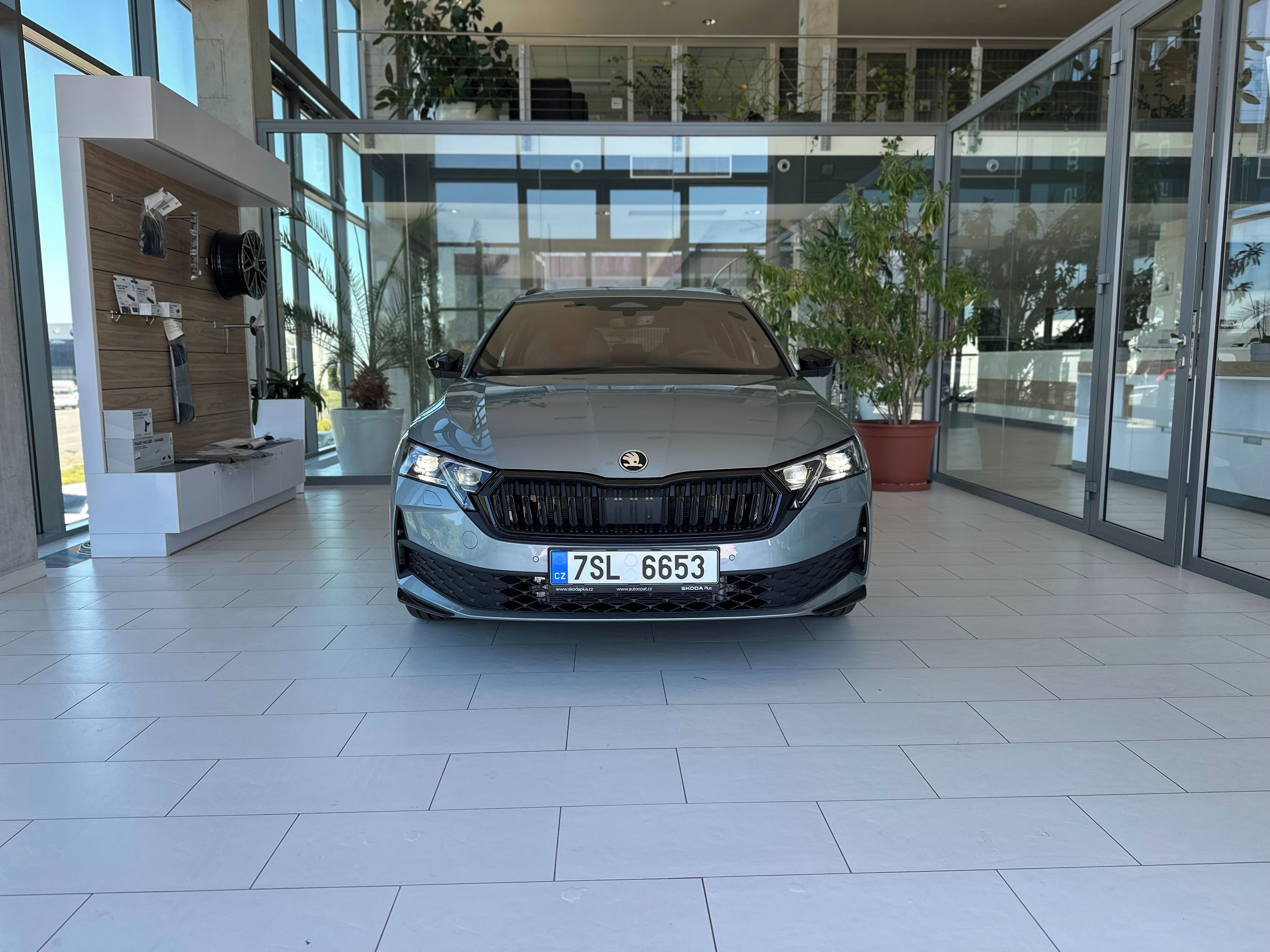 Škoda Octavia, Sportline 2,0 TDI 110 kW - fotka 2