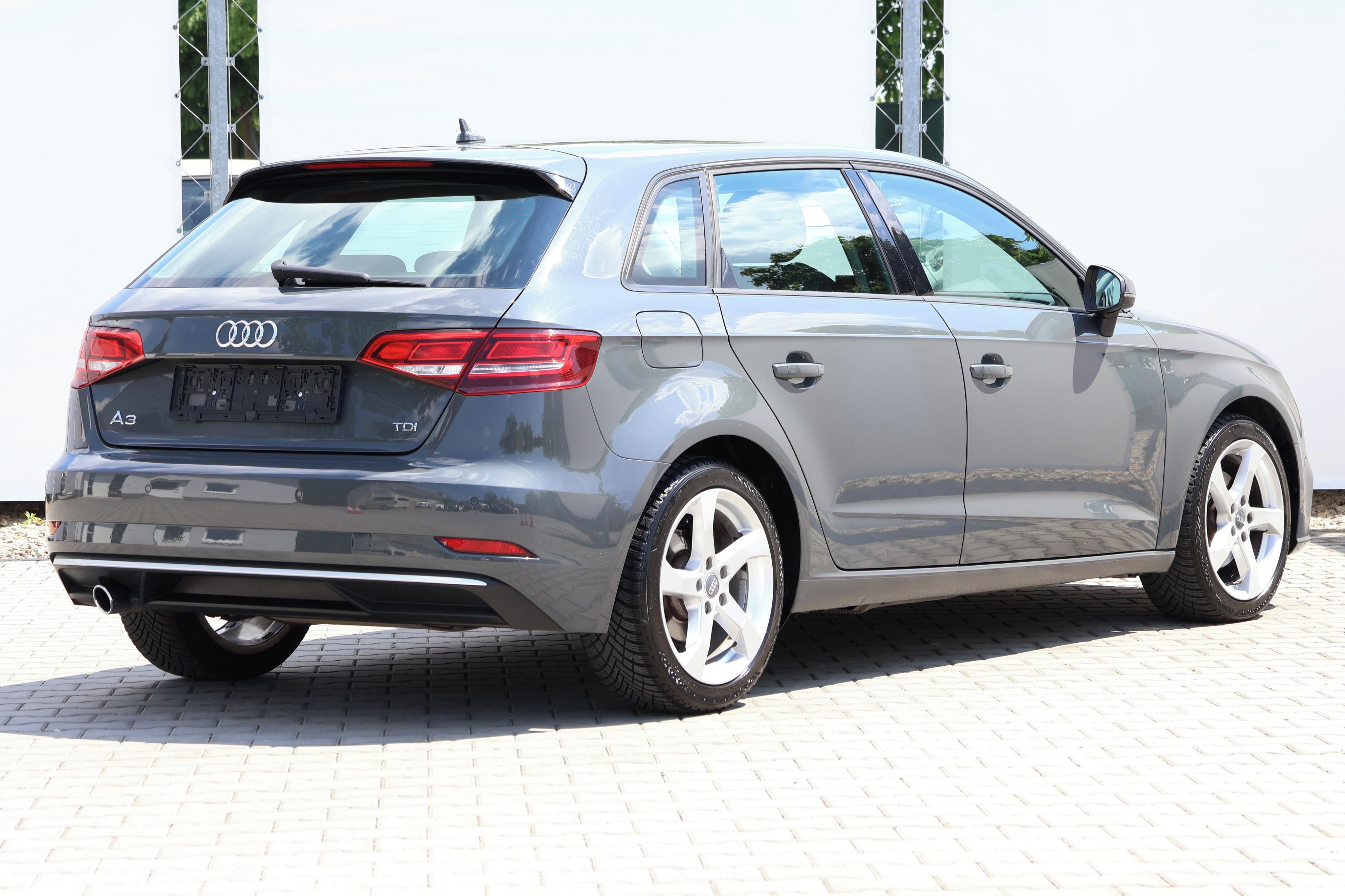 Audi A3, 1.6TDI Sportback S-Tronic LED - fotka 6