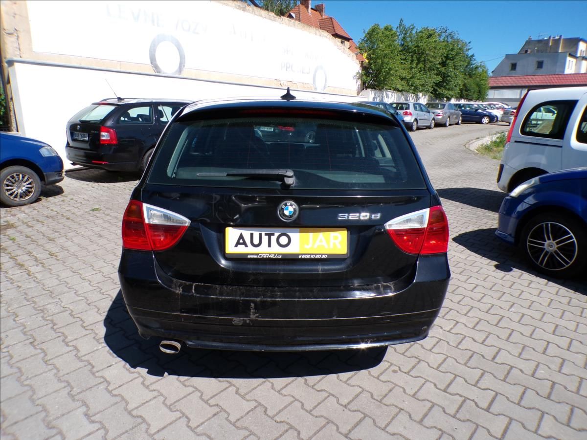 BMW Řada 3, 2,0   320D - fotka 6