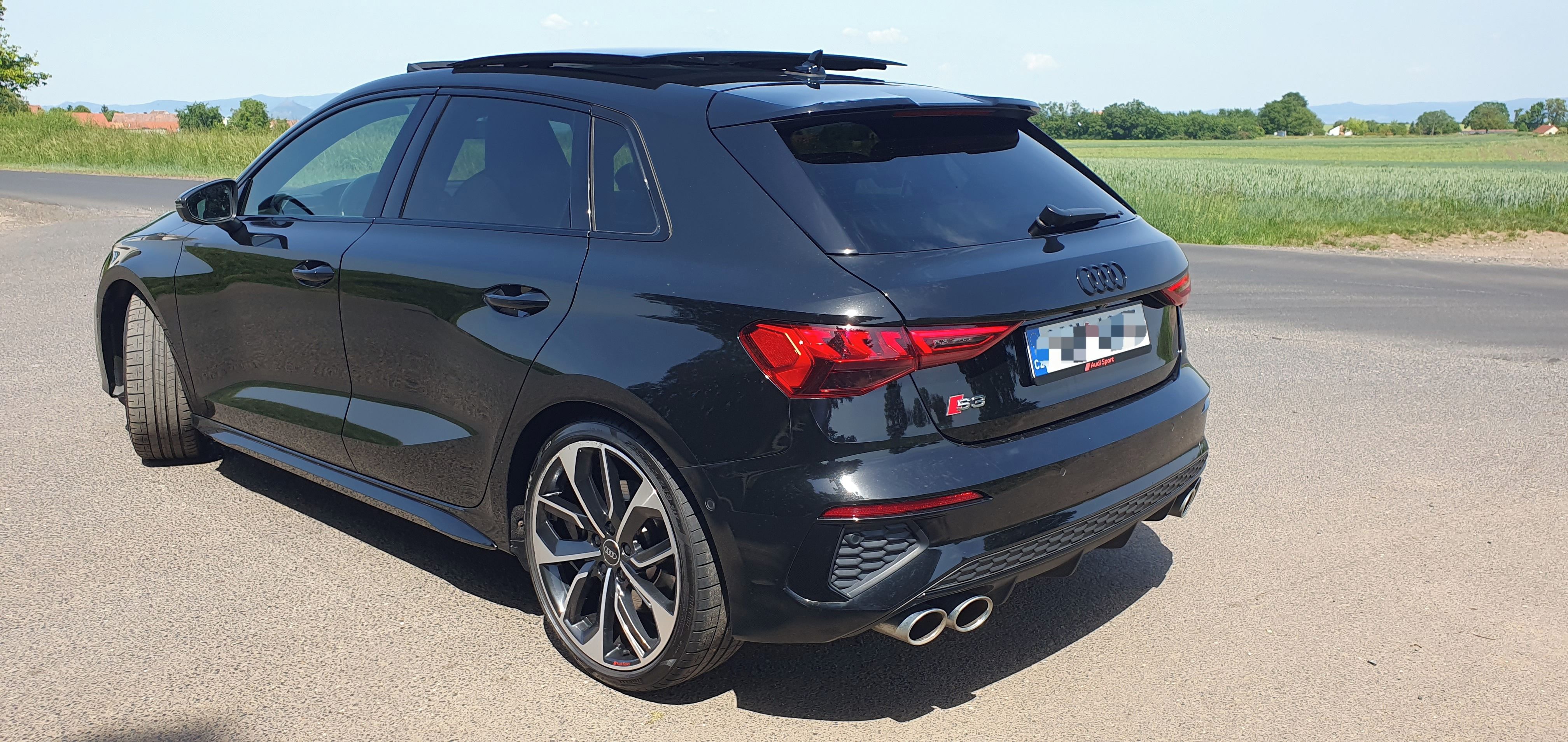 Audi S3, 2.0Tfsi quattro 228kw,ČR,Dph.. - fotka 3