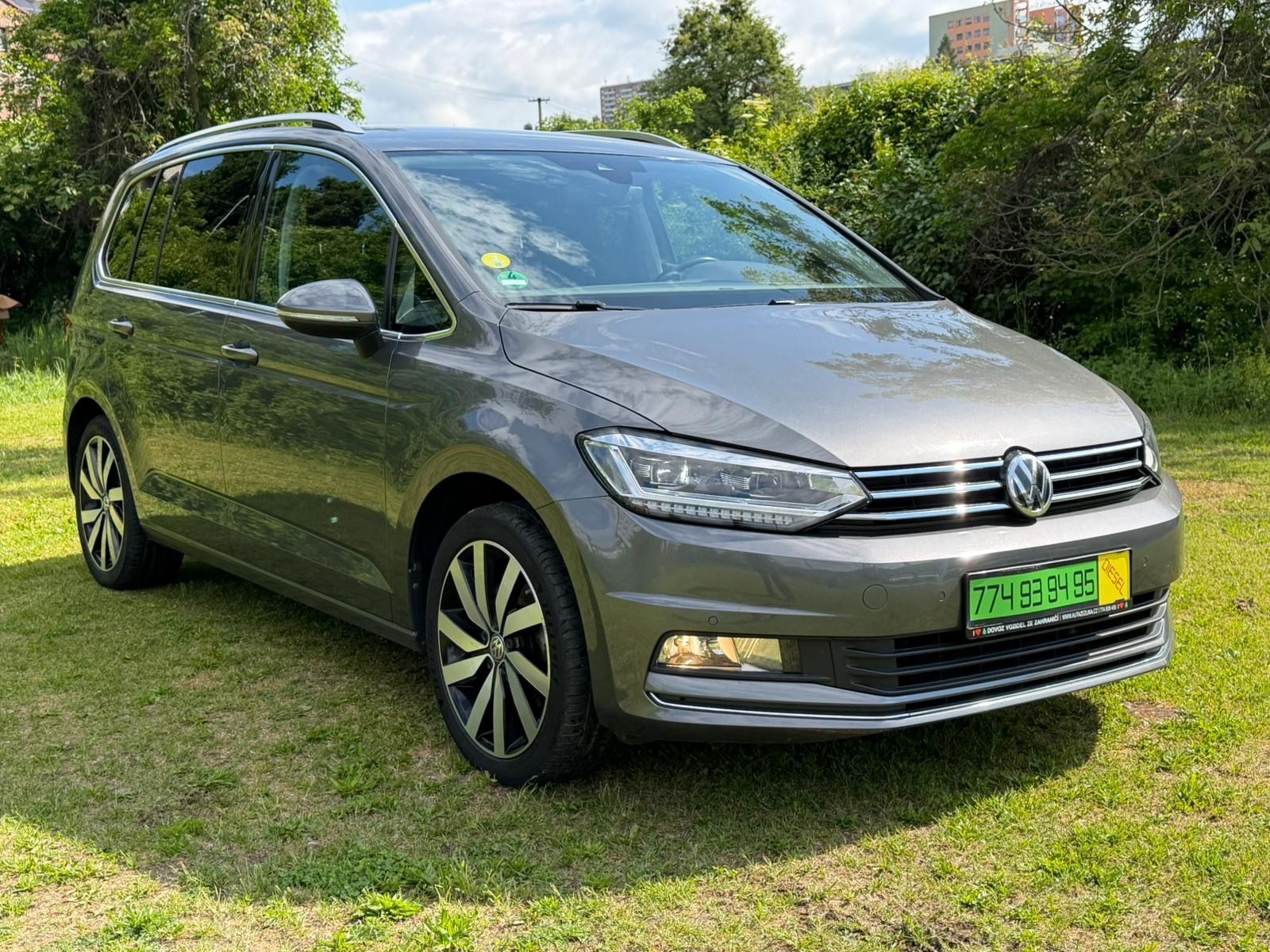 Volkswagen Touran, HIGHLINE 2,0 TDI - 7 MÍST !!! - fotka 3