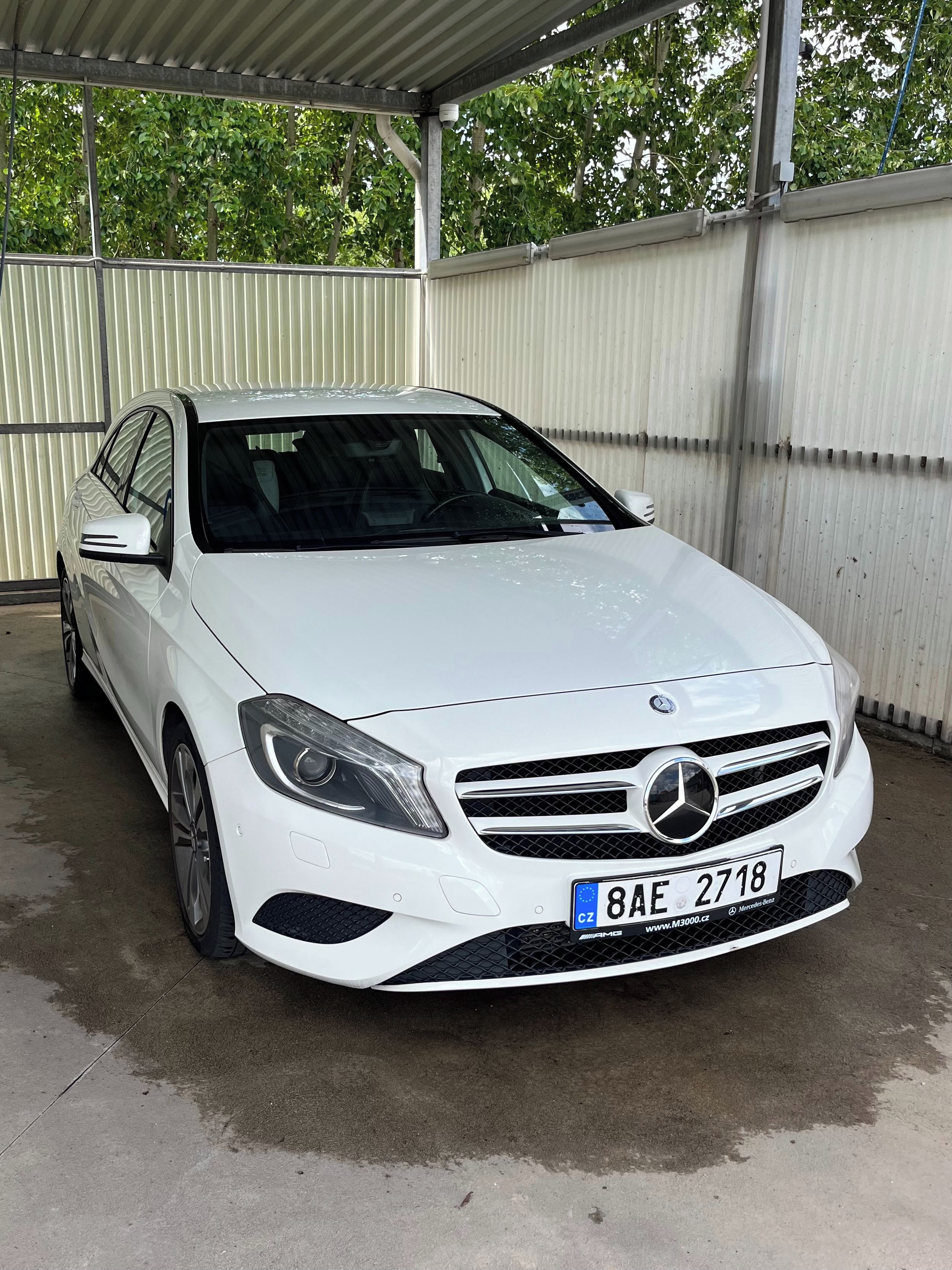 Mercedes-Benz Třídy A, Mercedes-Benz A180