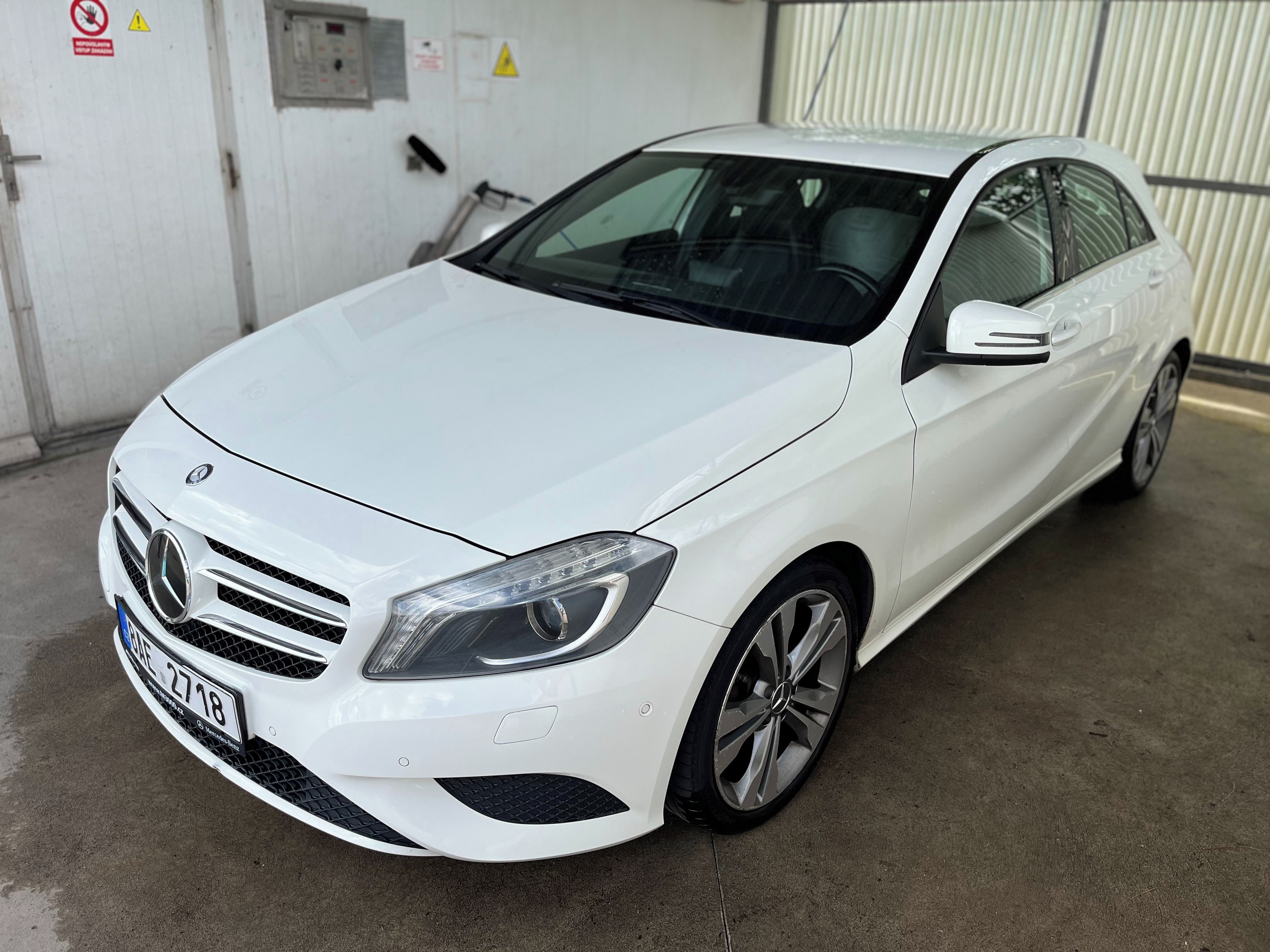 Mercedes-Benz Třídy A, Mercedes-Benz A180 - fotka 2