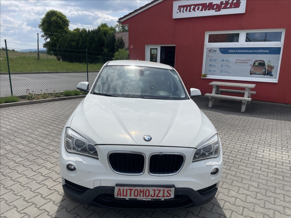 BMW X1, 2,0 D AT X-LINE S-DRIVE XENONY - fotka 2