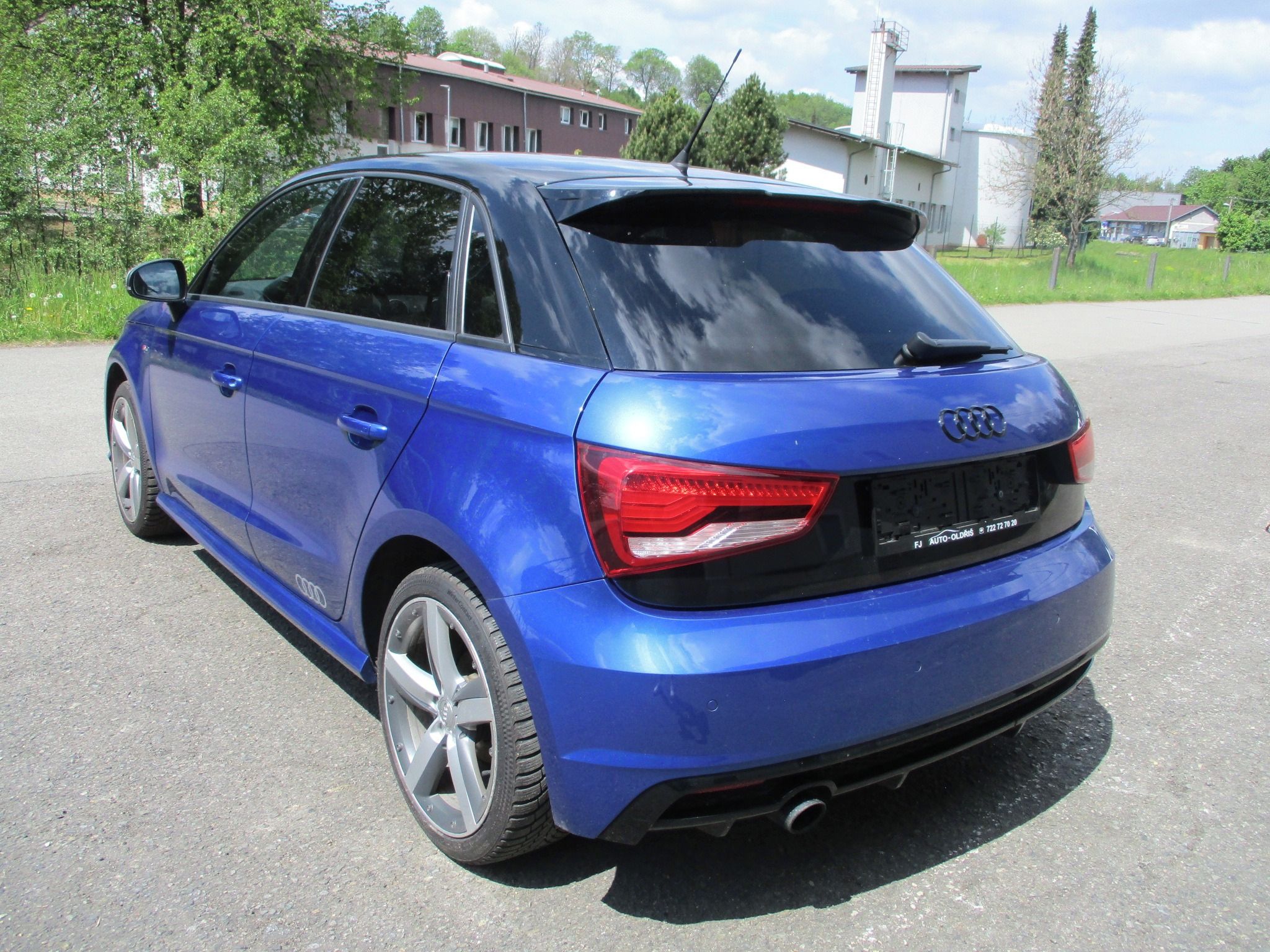 Audi A1, 1.0 TSi -S Line - fotka 3