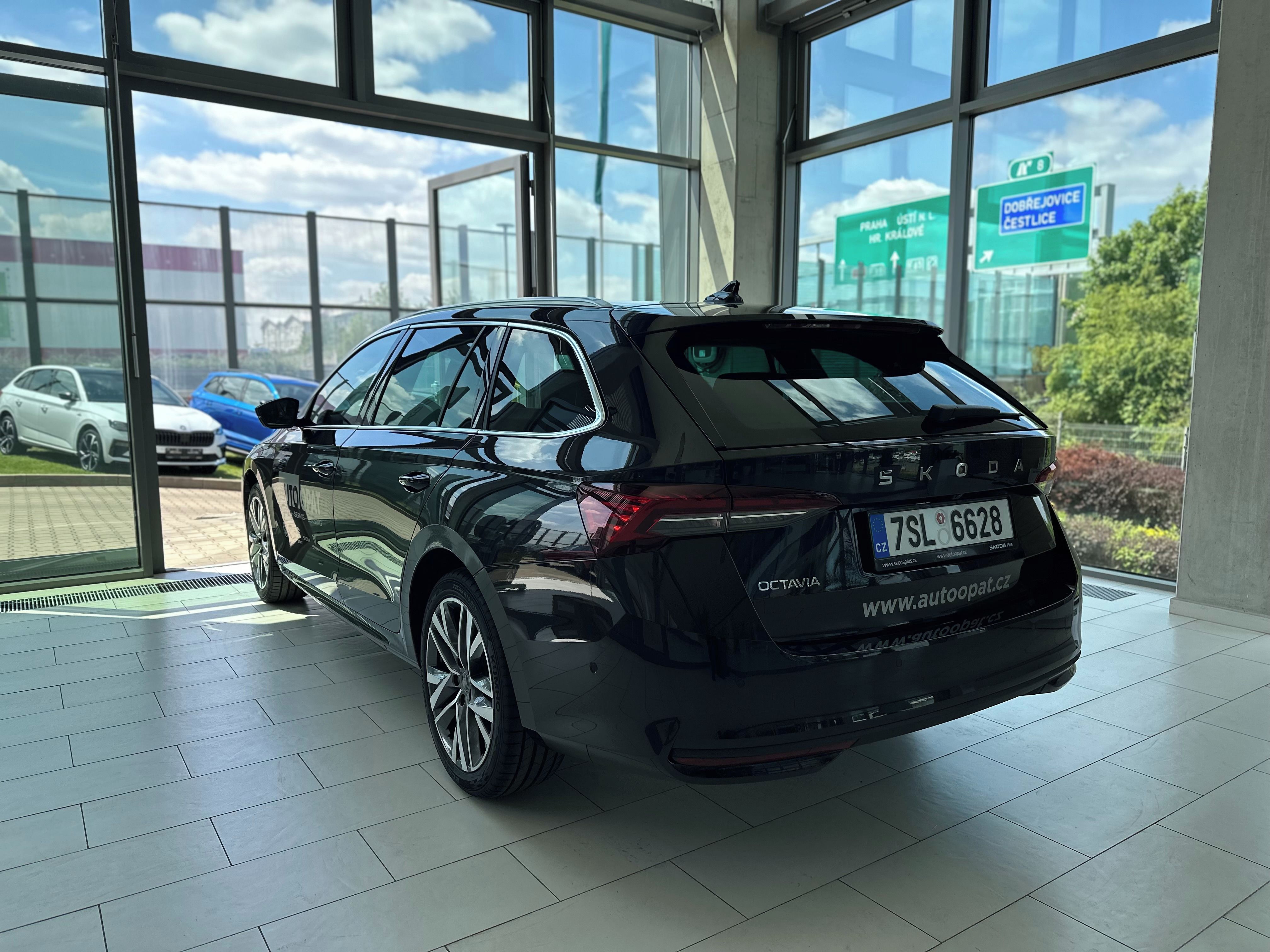 Škoda Octavia, Excl. Selection2,0 TDI 110 kW - fotka 4