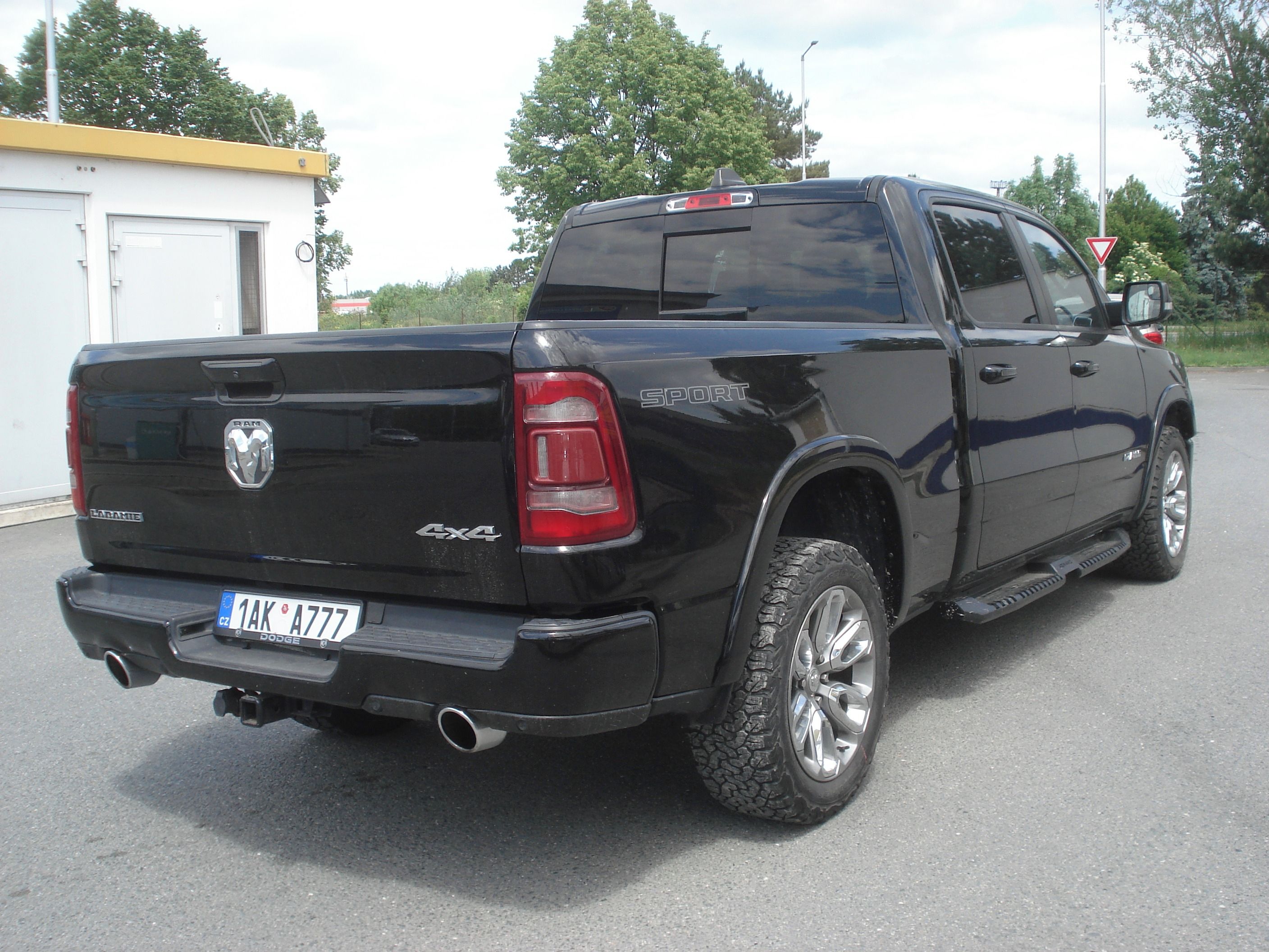 Dodge Ram 1500, 5.7 HEMI 295 kW LARAMIE - fotka 6