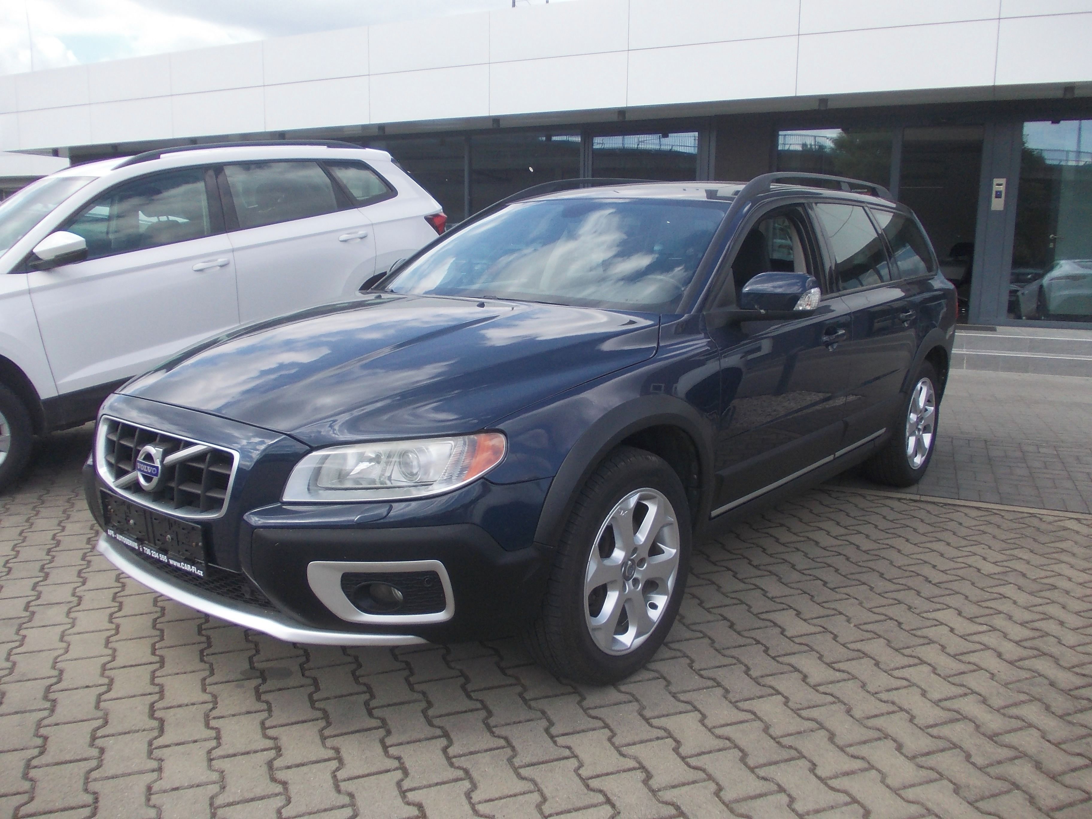 Volvo XC70, 2,4 D5 AWD 151KW NOVÉ ROZVODY - fotka 2