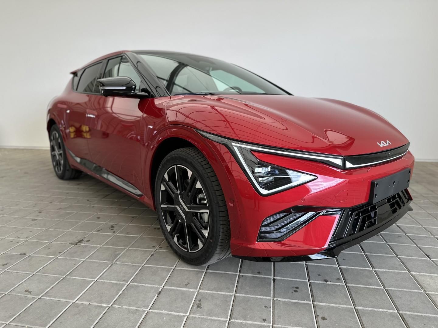 Kia EV6, 168kW GT-LINE 168 KW + 84 KWH - fotka 3