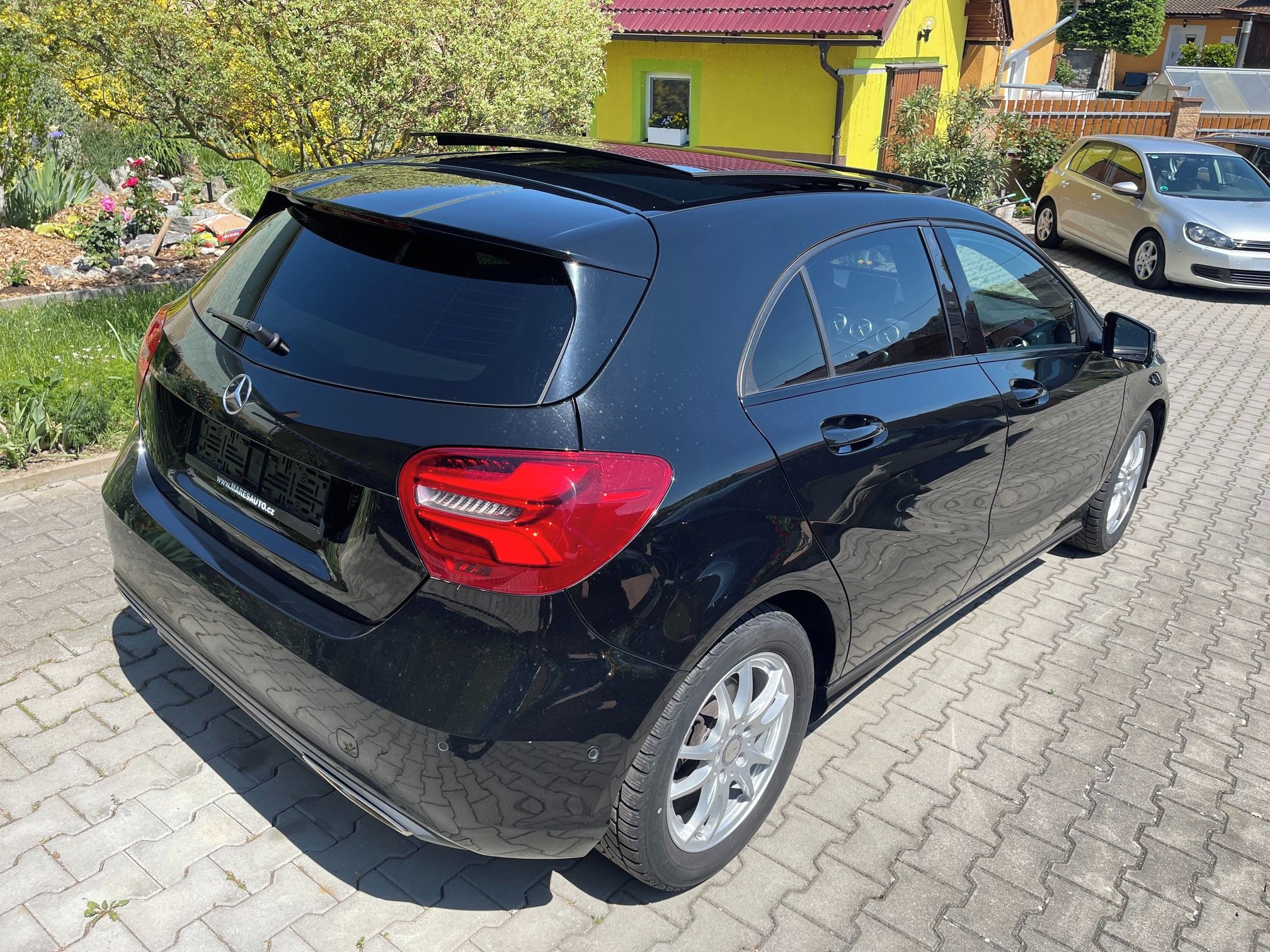 Mercedes-Benz Třídy A, 180, 90 KW,panorama,130 000 km - fotka 6