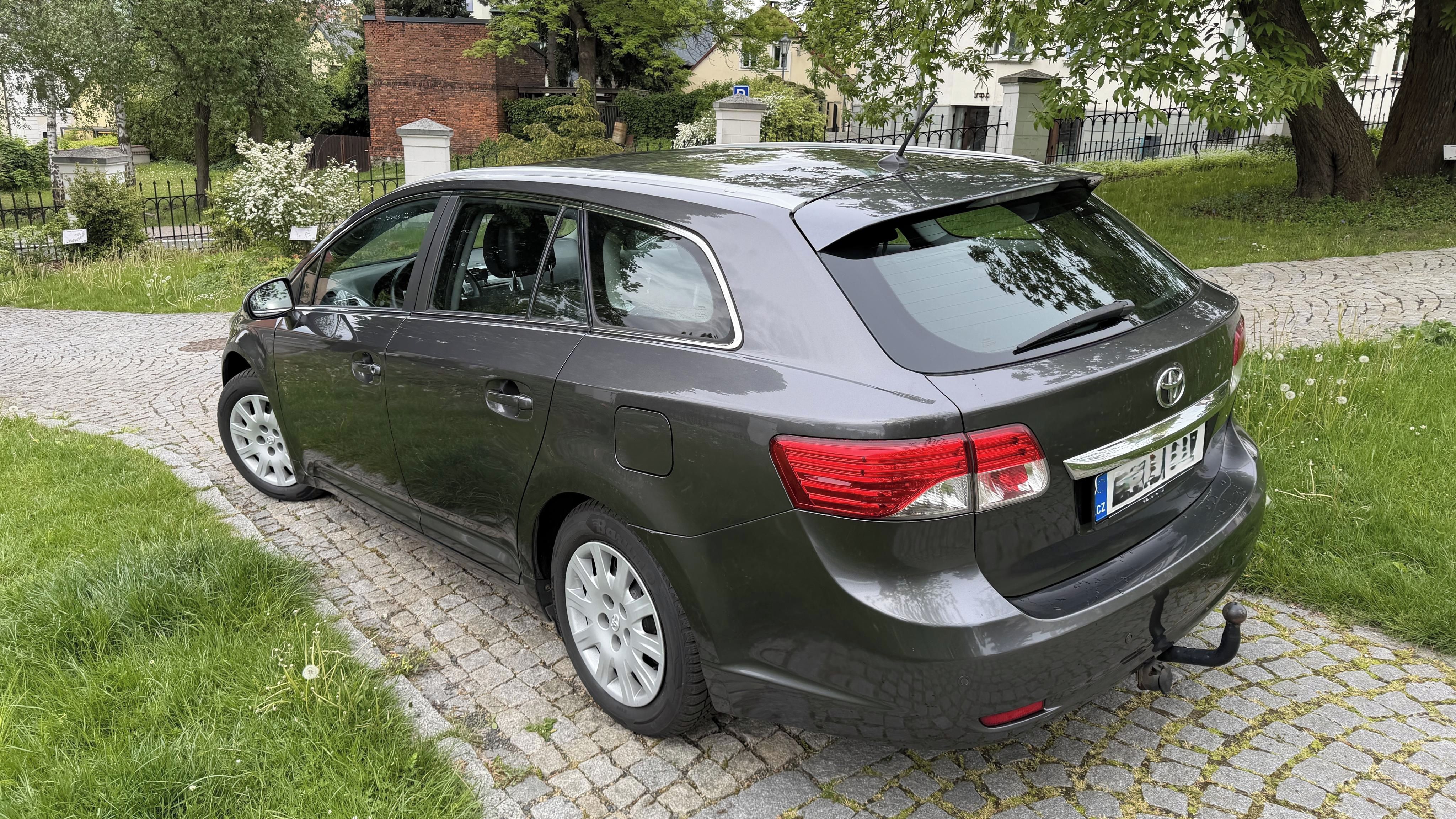 Toyota Avensis, Avensis kombi T27 2.0D D-4D - fotka 2