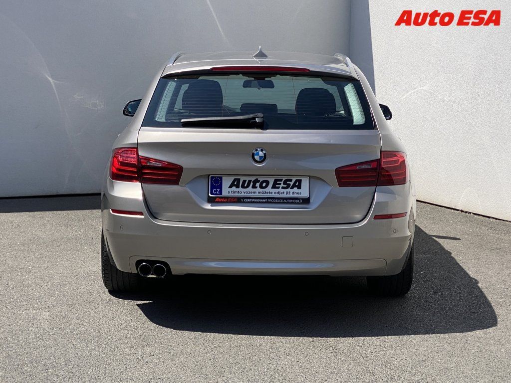 BMW Řada 5, 2.0 D,servis.kniha,LED - fotka 5