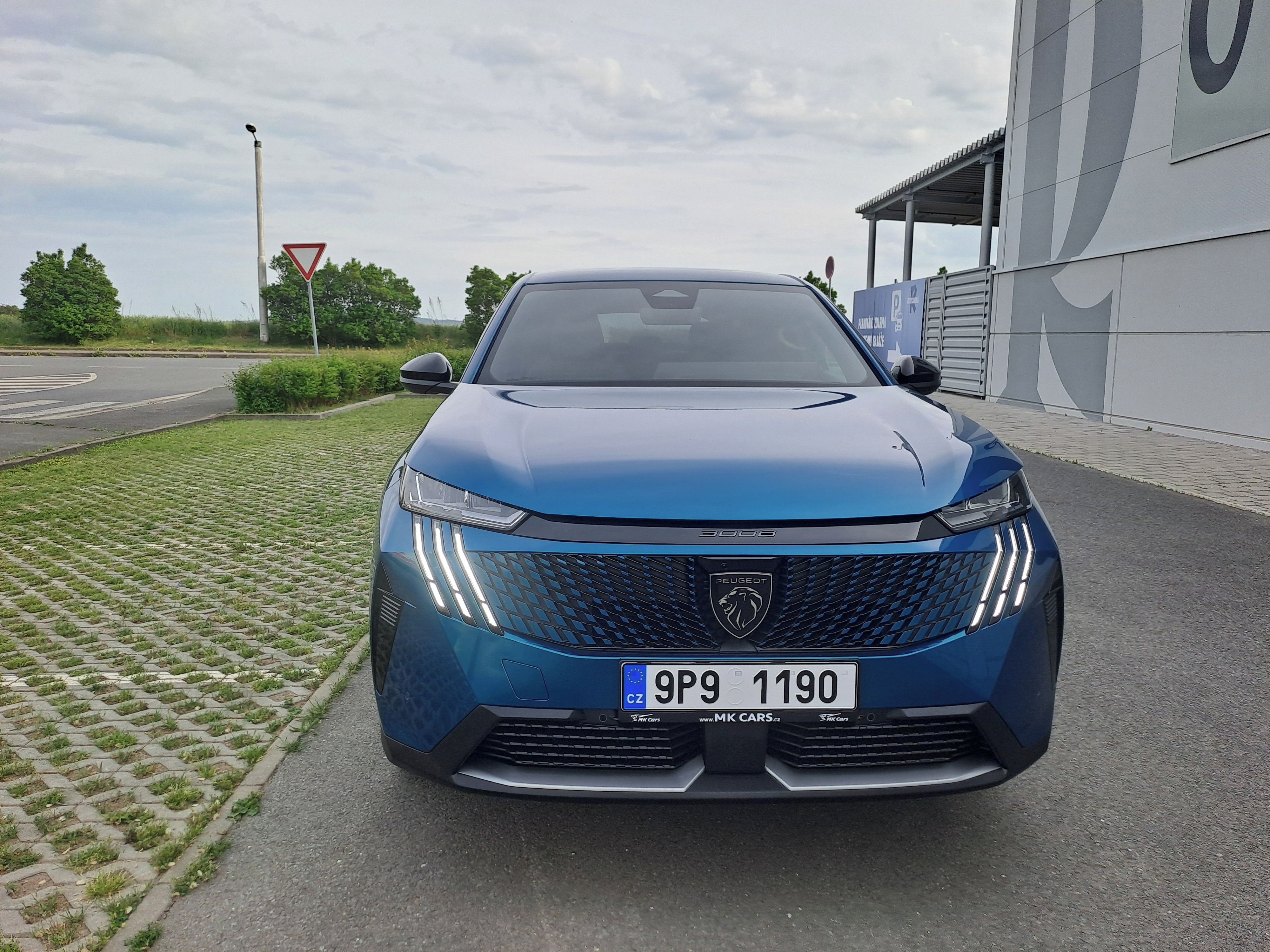 Peugeot 3008, ALLURE HYBRID EXTRA-STAV NOVÉ - fotka 2