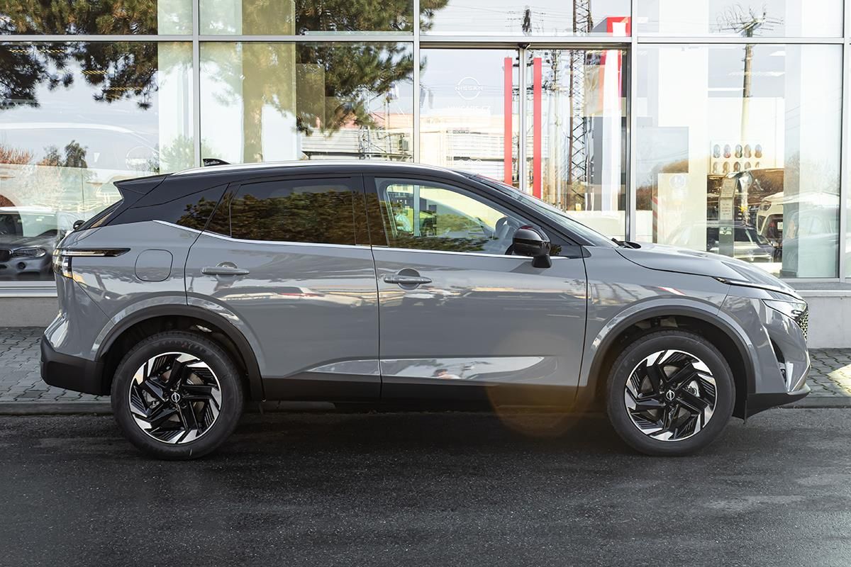 Nissan Qashqai, 1,3 DIG-T X-TRONIC N-CONNECTA - fotka 4