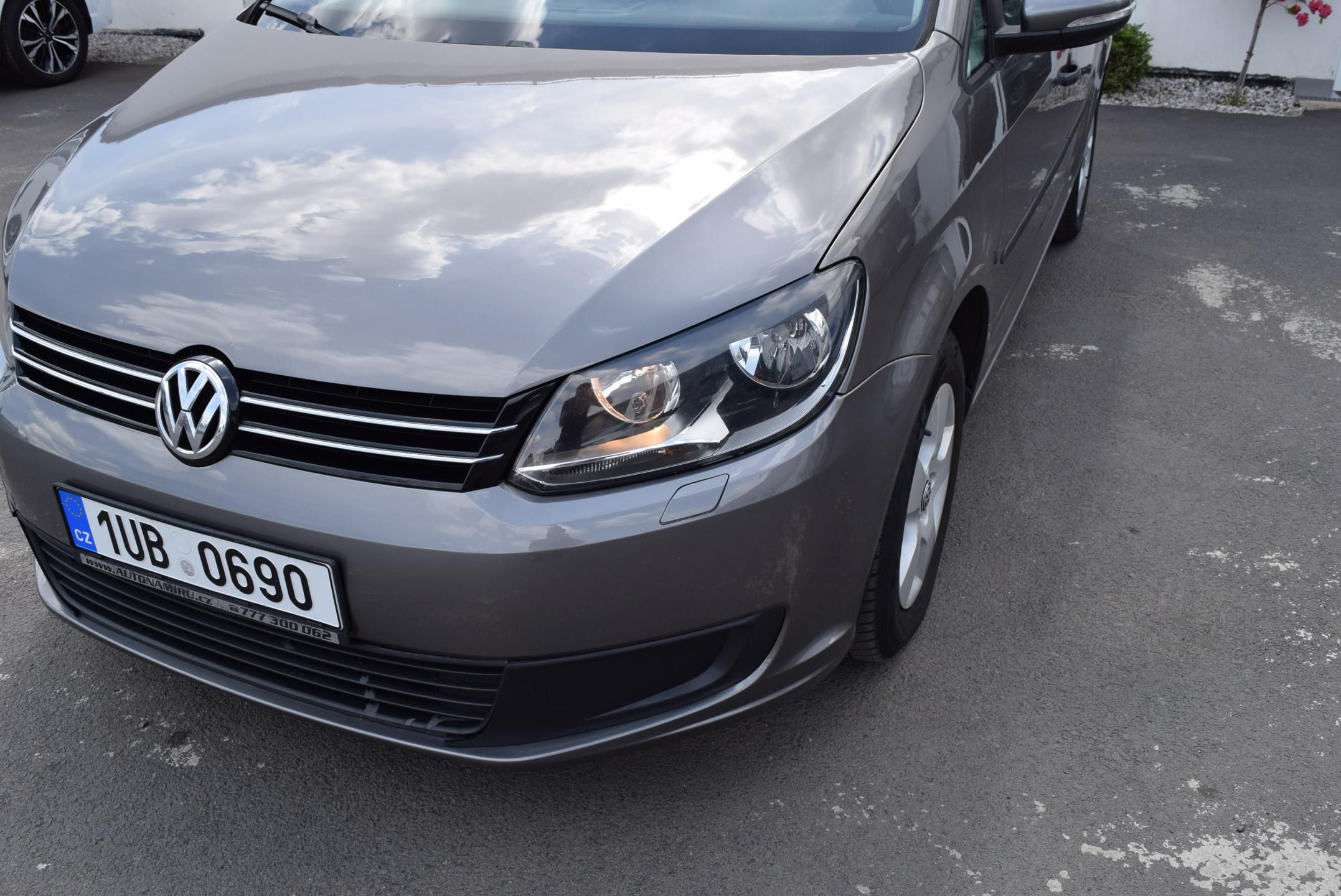 Volkswagen Touran, 1.6TDI 77kw TRENDLINE BMT NAV - fotka 2