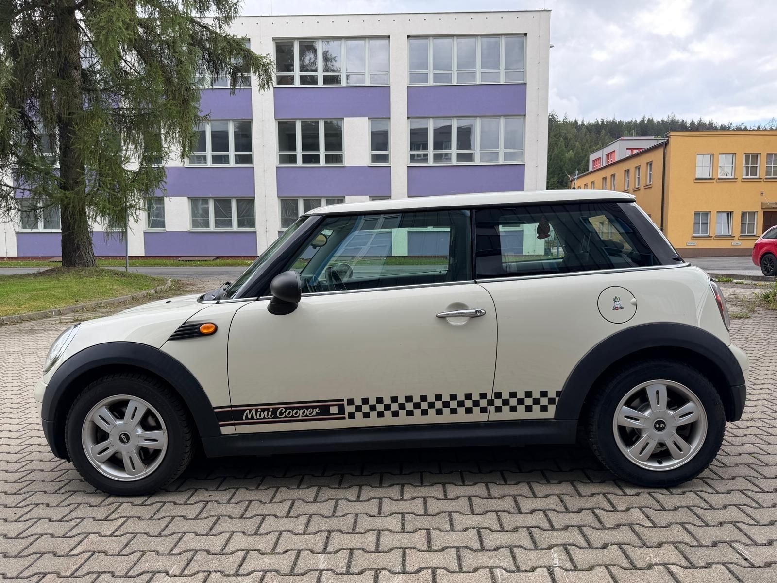 Mini One, 1,6i - fotka 2