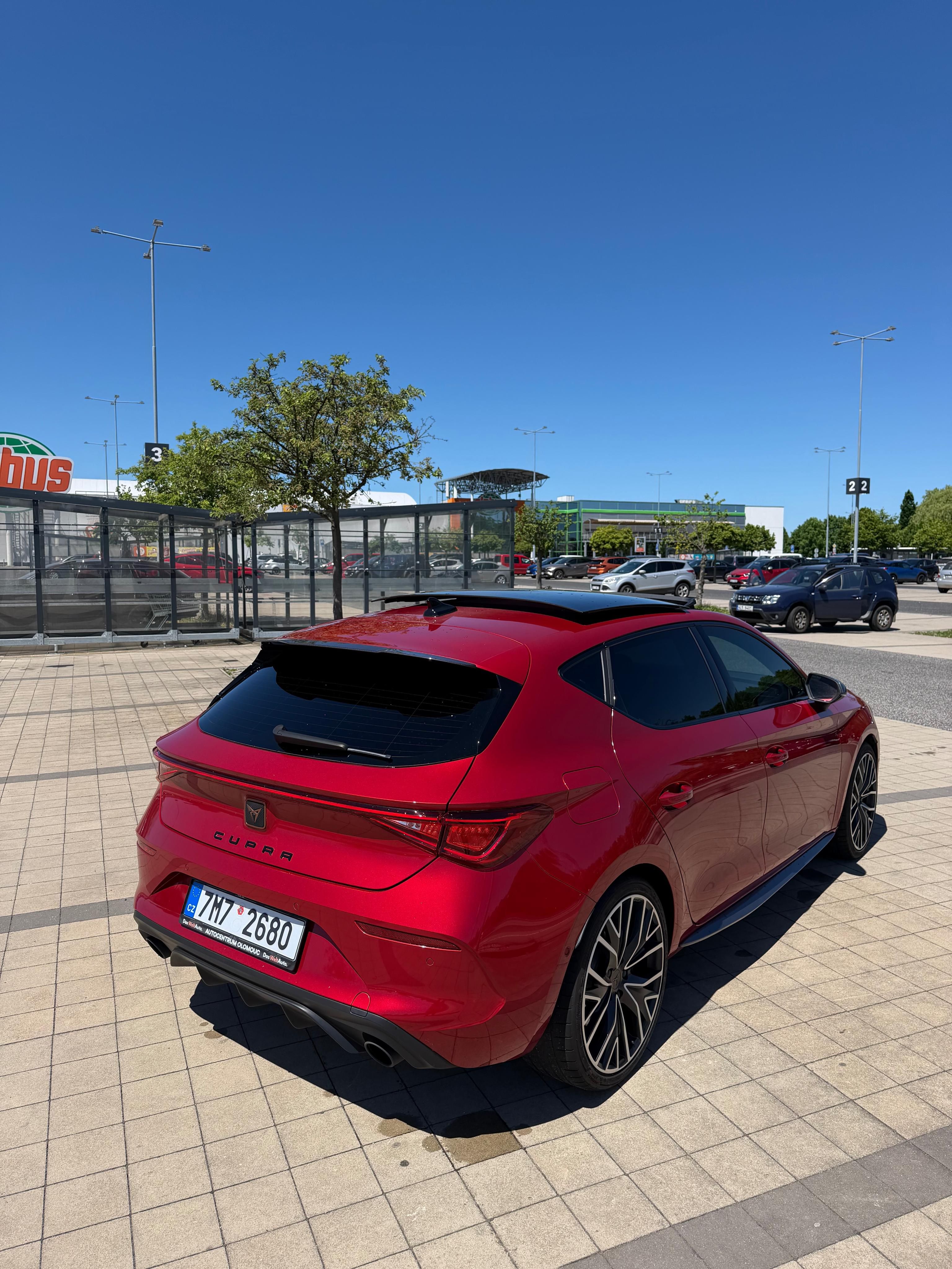 Cupra Leon, VZ 245k 2.0TSI 180KW CZ výbava - fotka 4