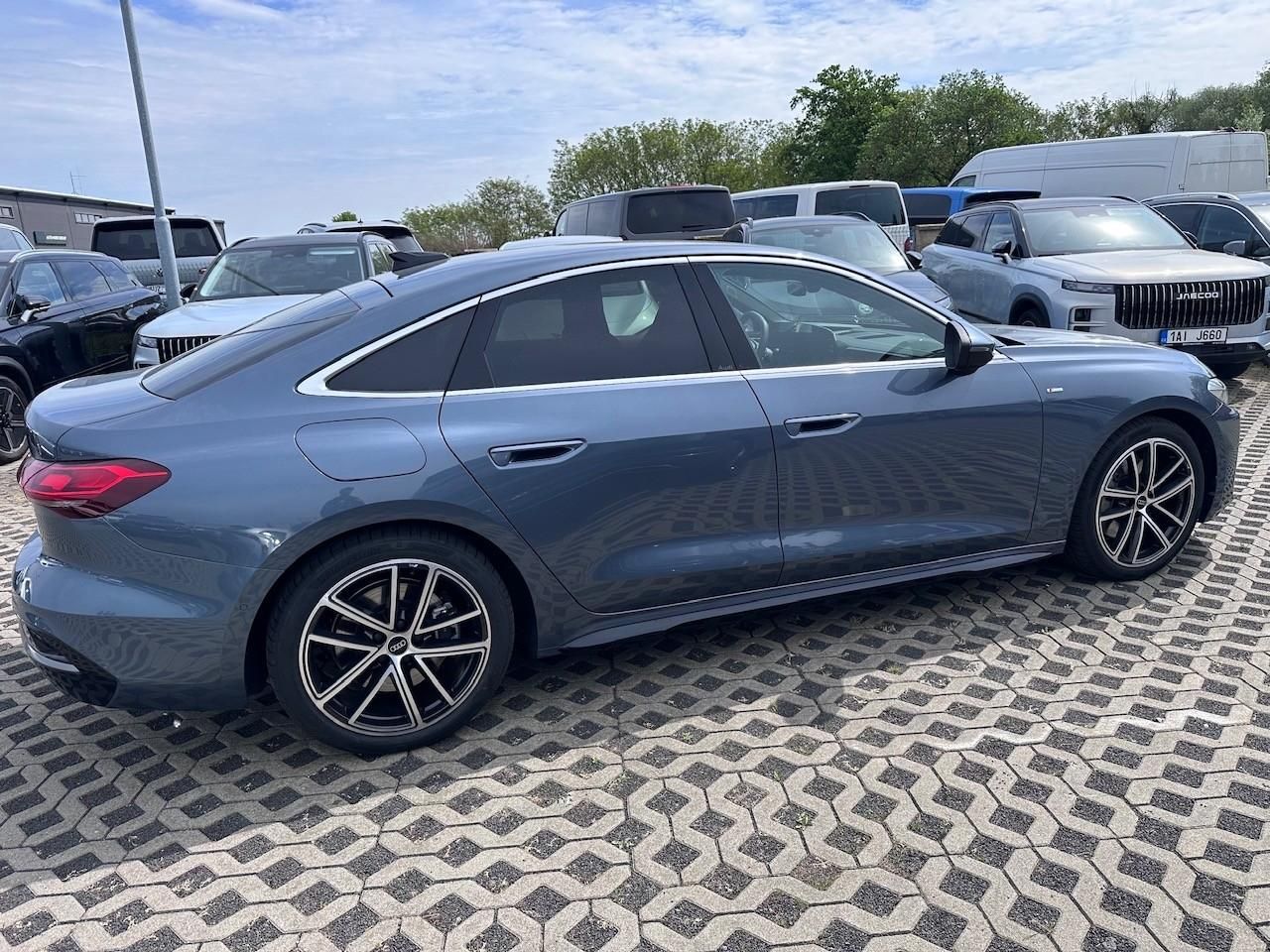 Audi A5, 2,0 TDI aut.4x4 - fotka 6