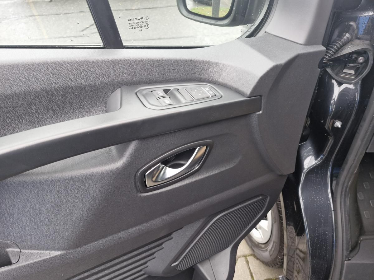 Renault Trafic, L2 Automat 150k 8míst - fotka 6