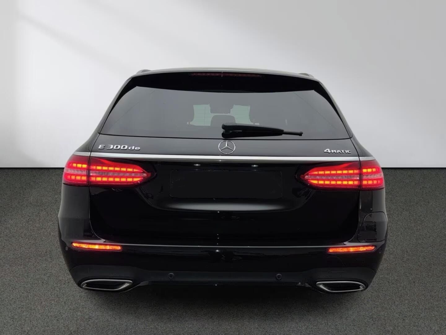 Mercedes-Benz Třídy E, E 300 T de 4M AMG Night Panora - fotka 4