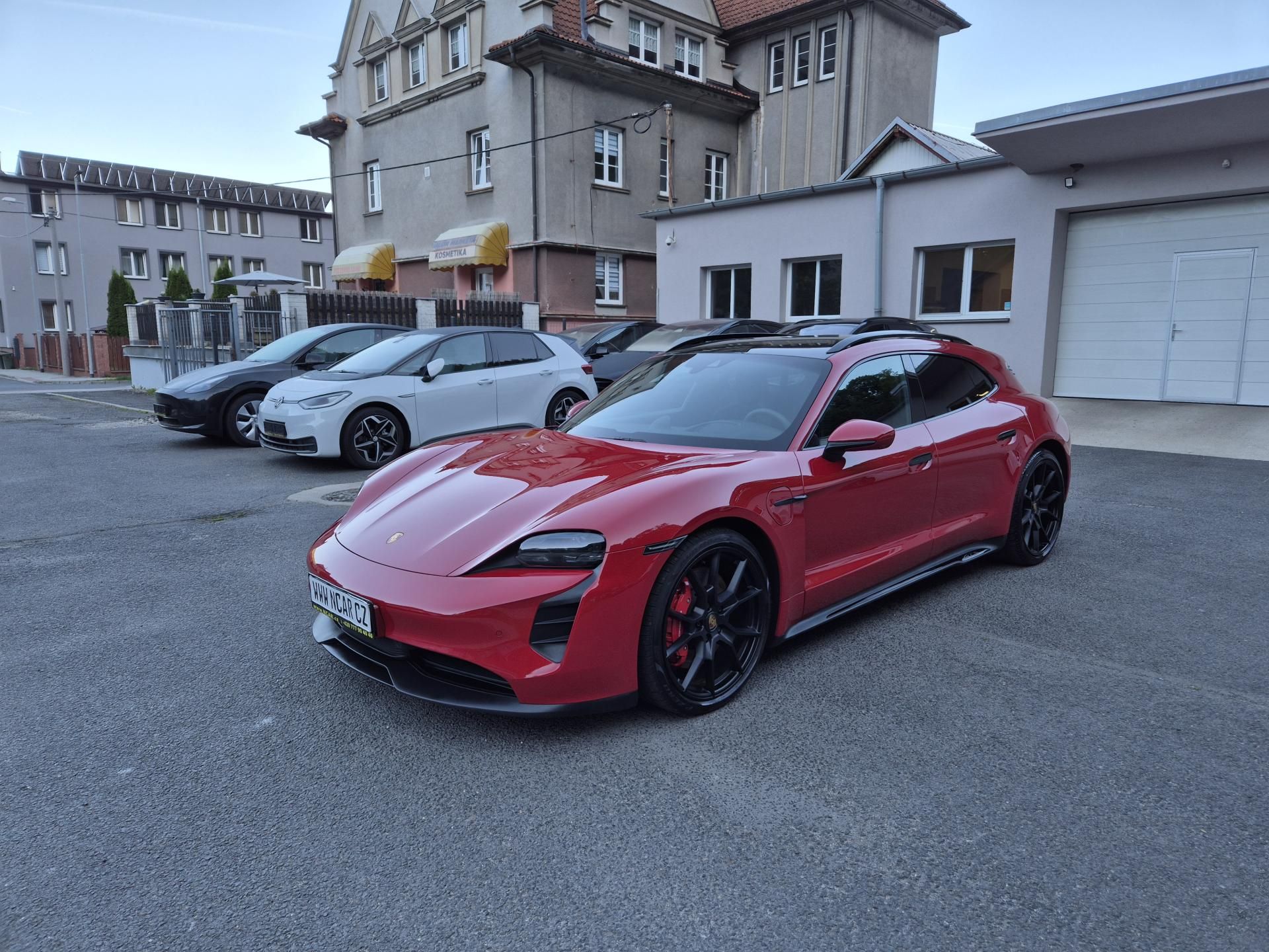 Porsche Taycan, GTS SPORT TURISMO SOH 93% - fotka 2