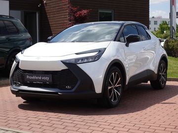 2.0L HEV Style bi-tone