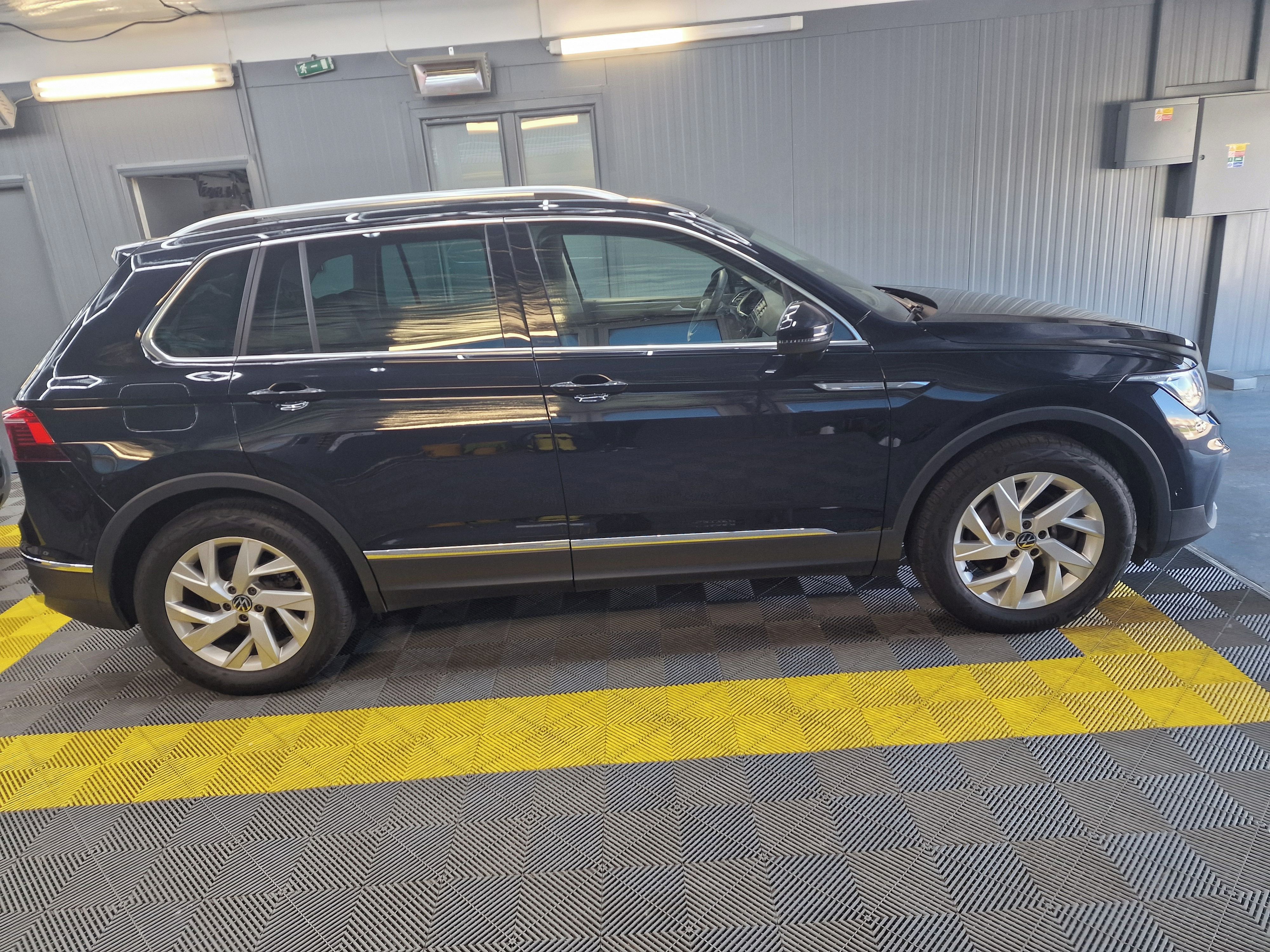 Volkswagen Tiguan, 2liter 147kw 4x4 - fotka 5