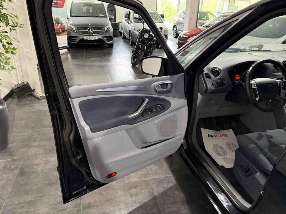 Ford S-MAX, 2,0   TDCI SONY VÝHŘEV TAŽNÉ - fotka 6