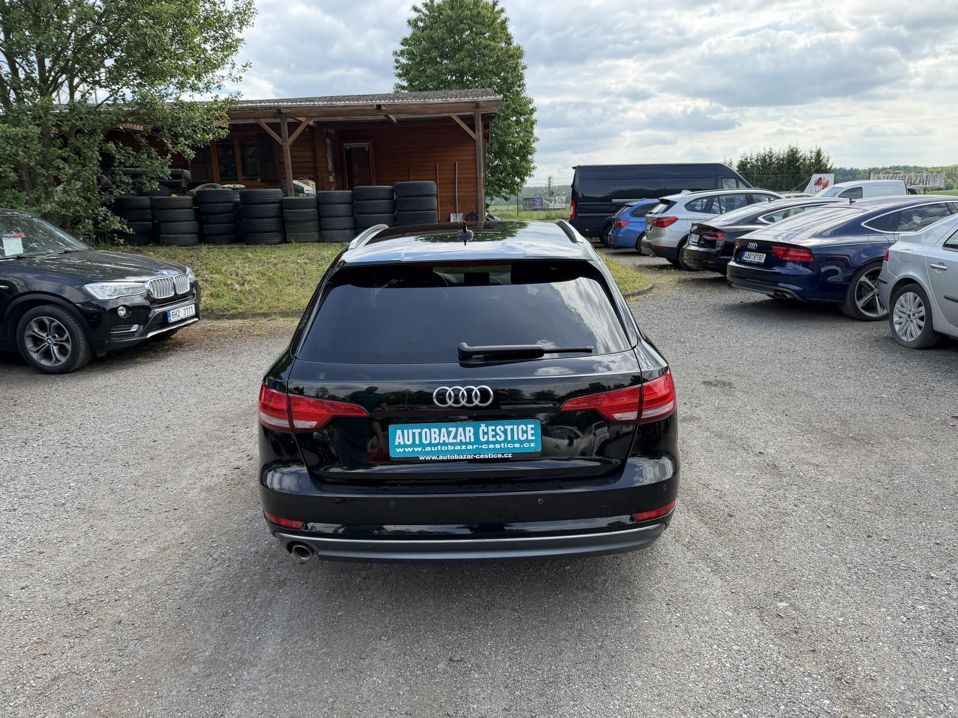 Audi A4, 2.0 TDI 3x S-line - fotka 5