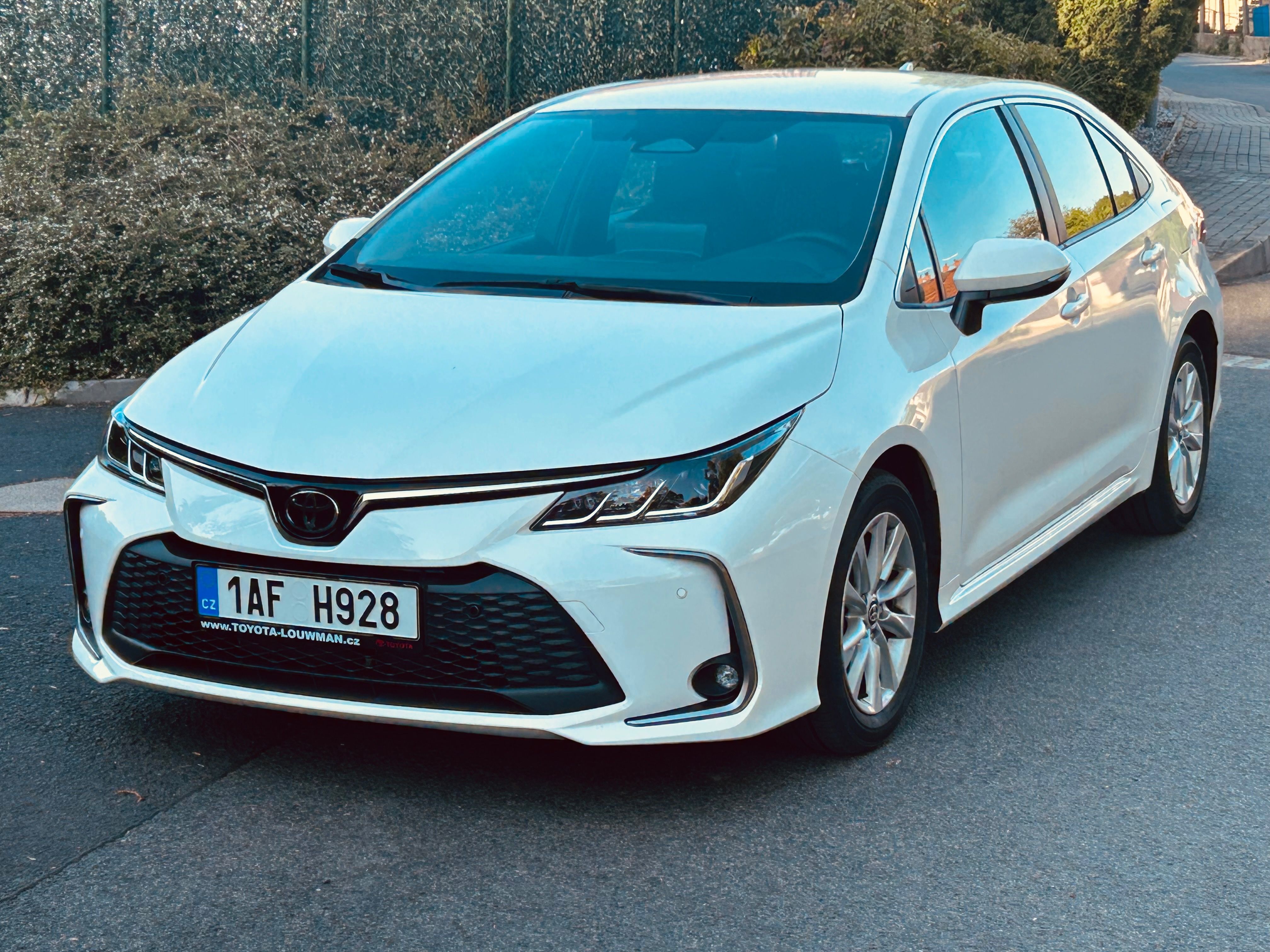 Toyota Corolla, ČR 1m záruka! výbava! 8.900km! - fotka 4
