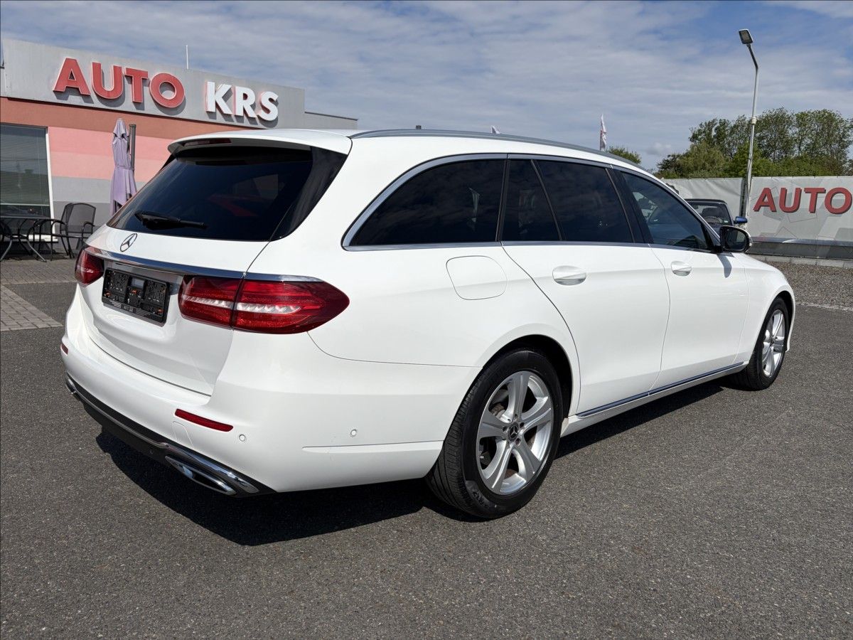 Mercedes-Benz Třídy E, 2,0 CDi143KW,AT,Navi,Temp,LED, - fotka 4