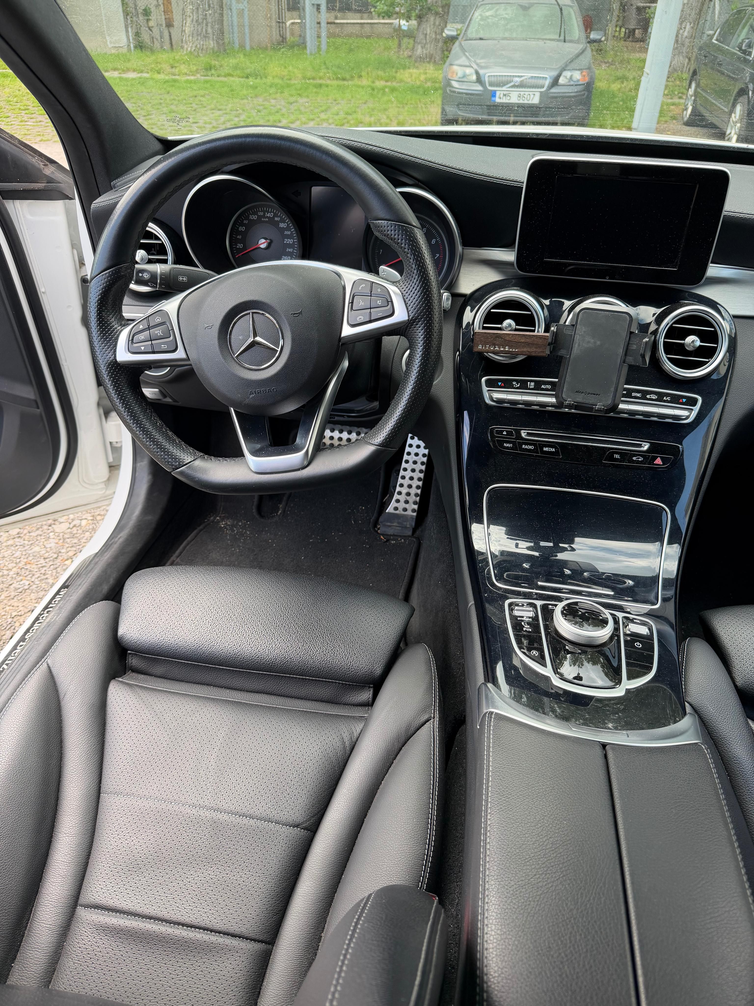 Mercedes-Benz Třídy C, Mercedes-Benz C200, 2l Benzin - fotka 2