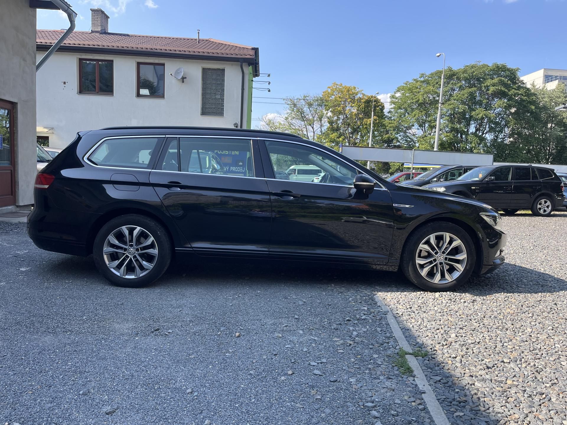 Volkswagen Passat, 2,0 TDi 110 Kw COMF.PANO.AKCE! - fotka 4