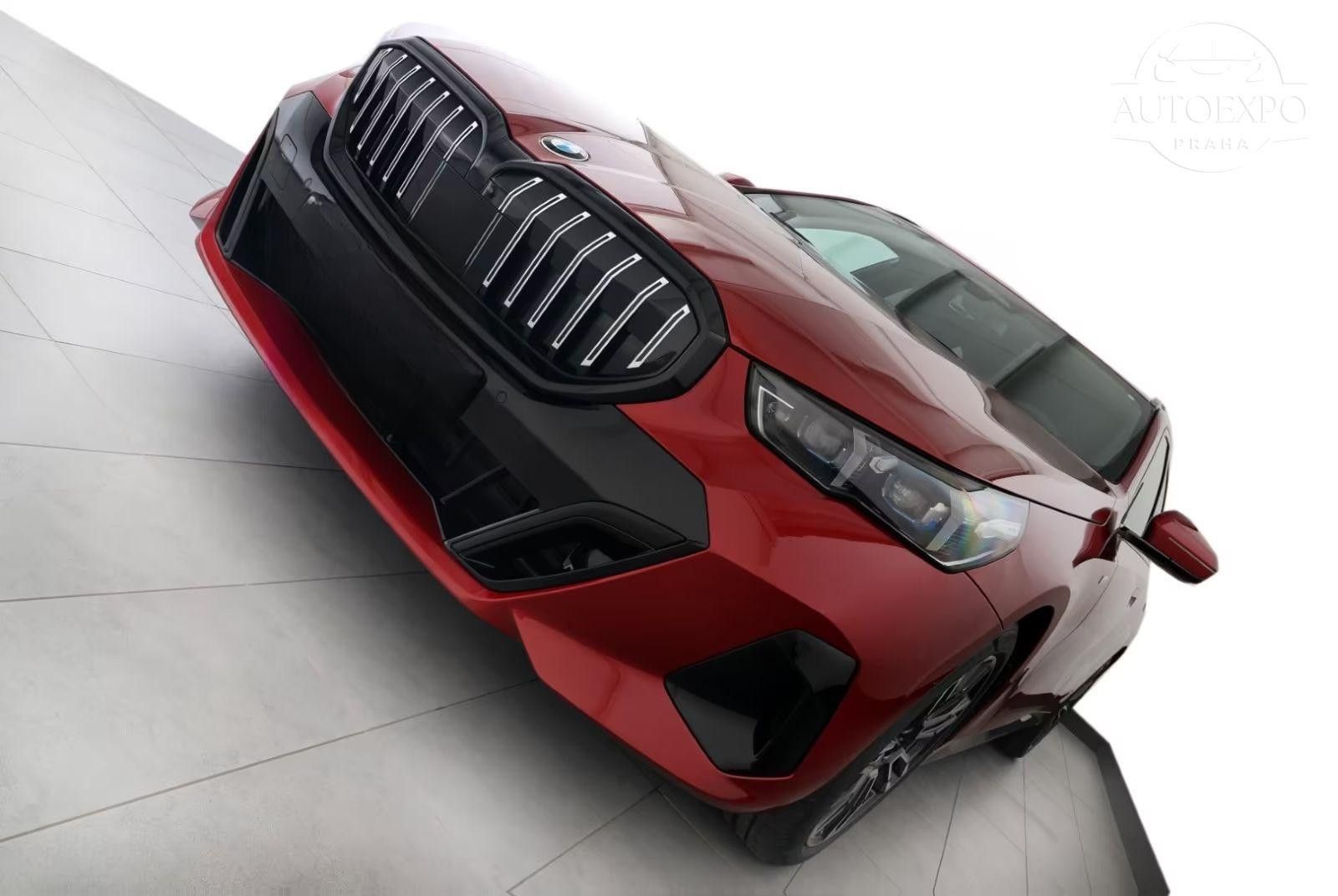 BMW Řada 5, 520d xDrive Touring M Sport - fotka 2