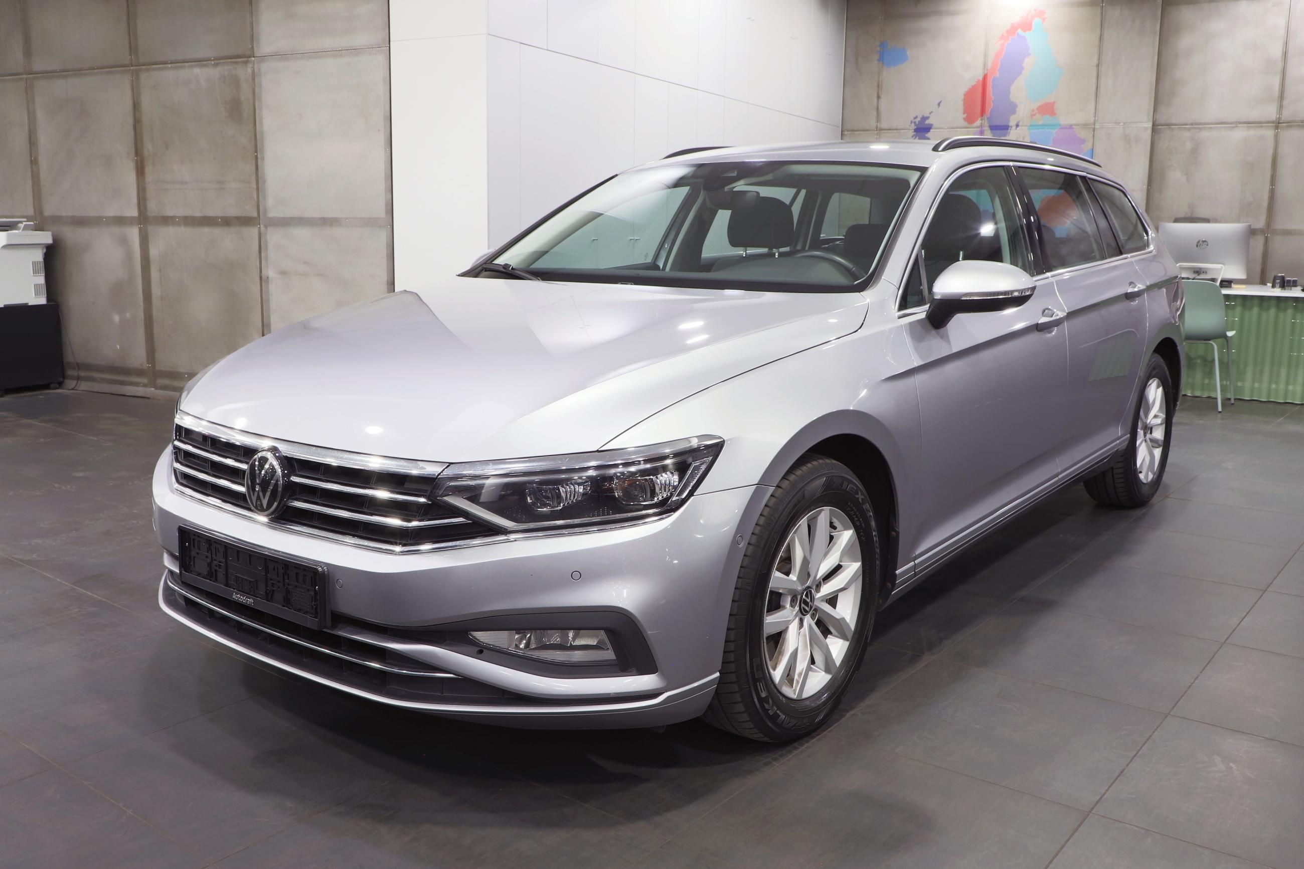Volkswagen Passat, B8 Variant 2.0 TDI 110kW DSG - fotka 2