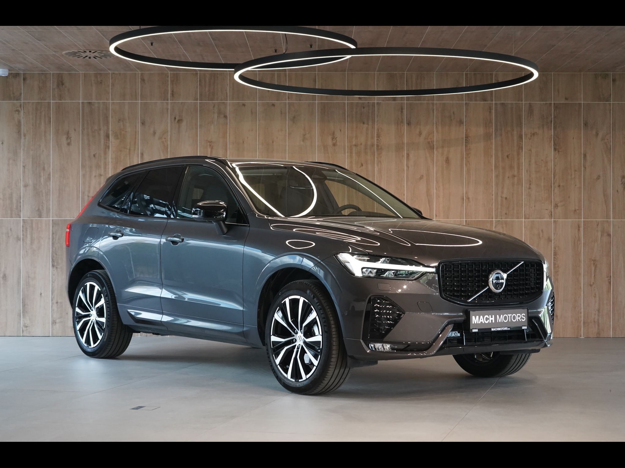 Volvo XC60, B5 AWD Plus Dark, Ventilace - fotka 3