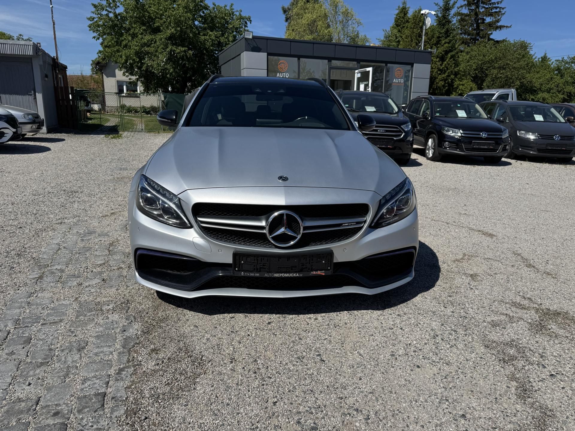 Mercedes-Benz Třídy C, C63S AMG V8 Biturbo Burmester - fotka 3
